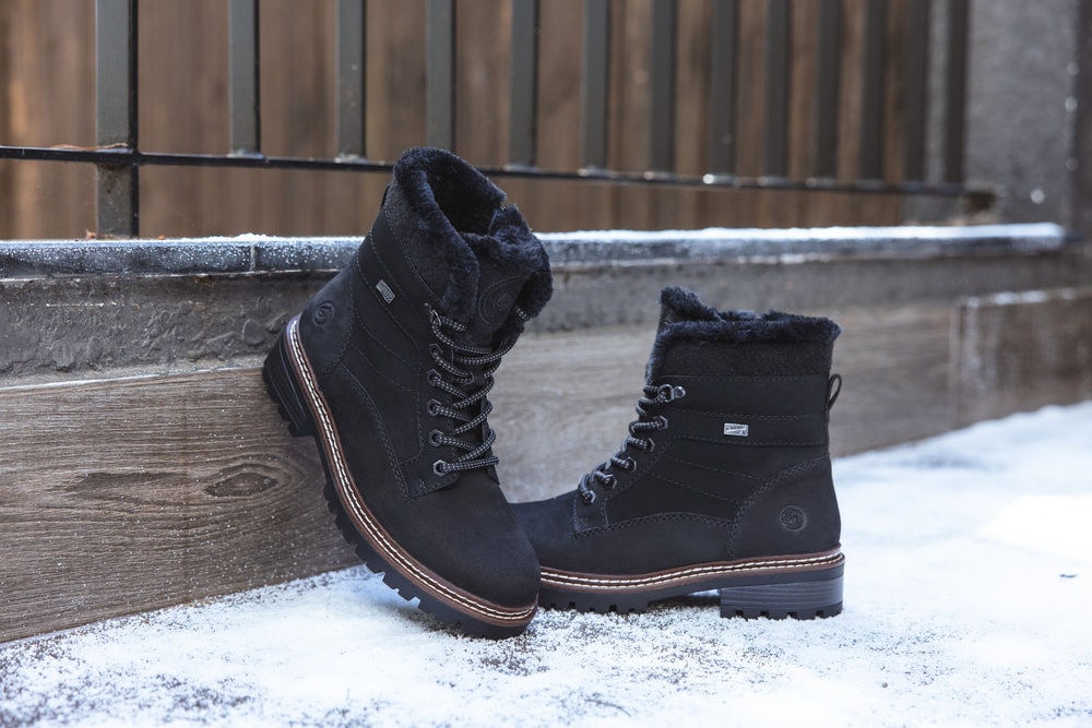 Remonte Winterstiefelette »Elisabeth Hurley-Collection«  Schnürboots mit wasserabweisender TEX-Membran und Fiber Grip