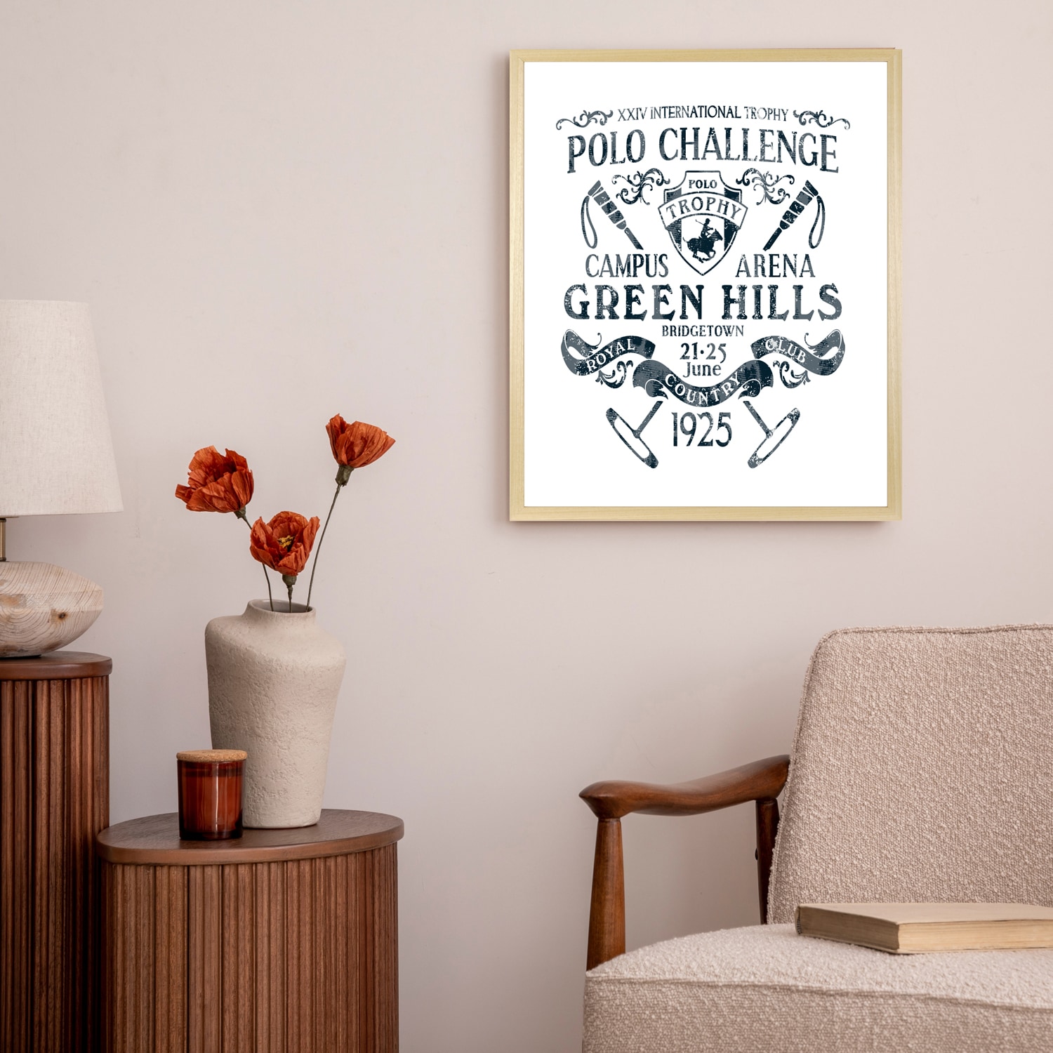 queence Bild mit Rahmen »Vintage Wappen Polo Challenge« Großbritannien | Schriftzug HD Premium Poster-Druck inkl. Echtholzrahmen in beige