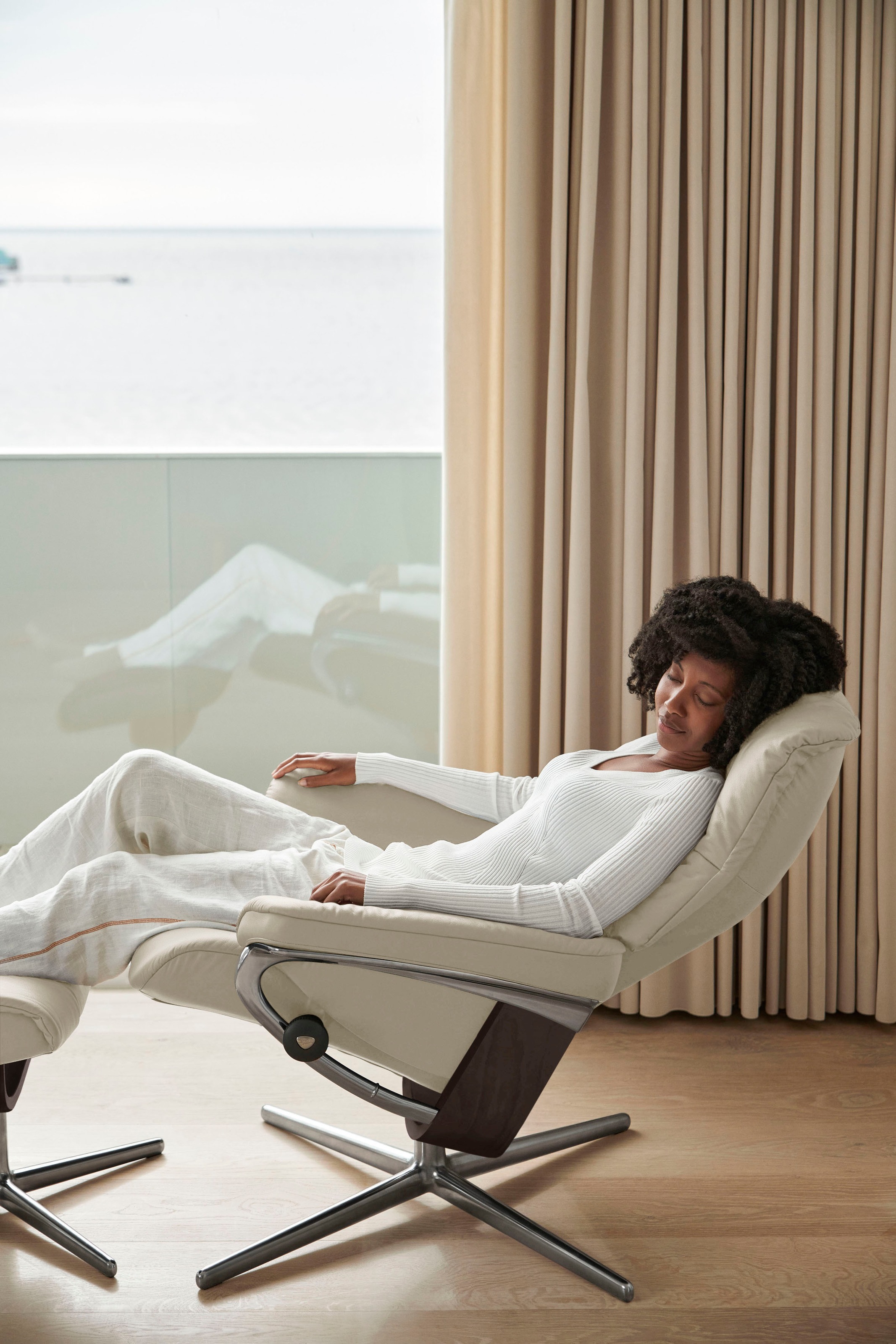 Stressless® Relaxsessel »Mayfair«, (Set, Relaxsessel mit Hocker), mit Hocker, mit Cross Base, Größe S, M & L, Holzakzent Wenge