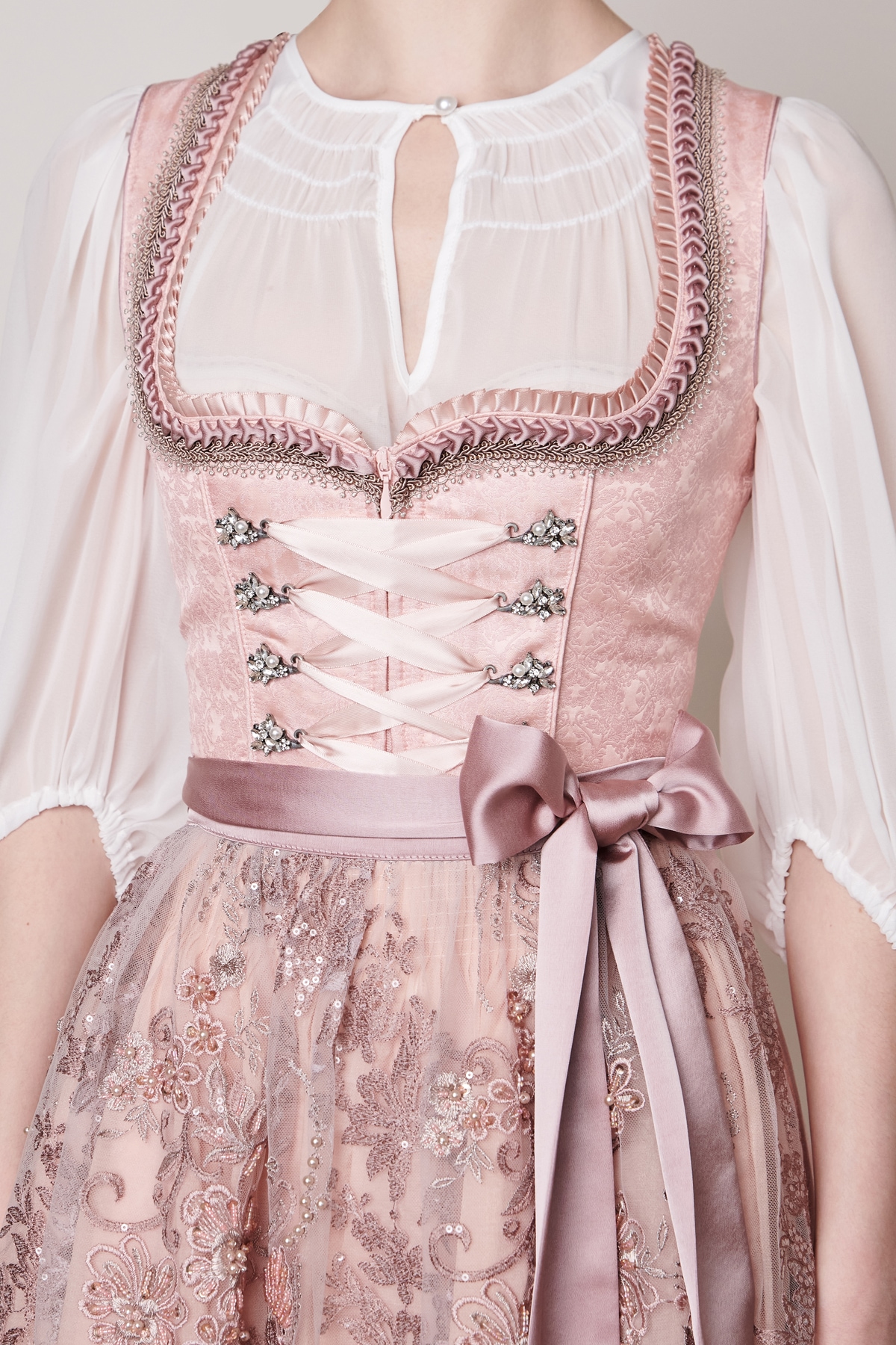 Krüger Dirndl »Dirndl Henriette (60cm)«, Zwei Eingrifftaschen im Rock