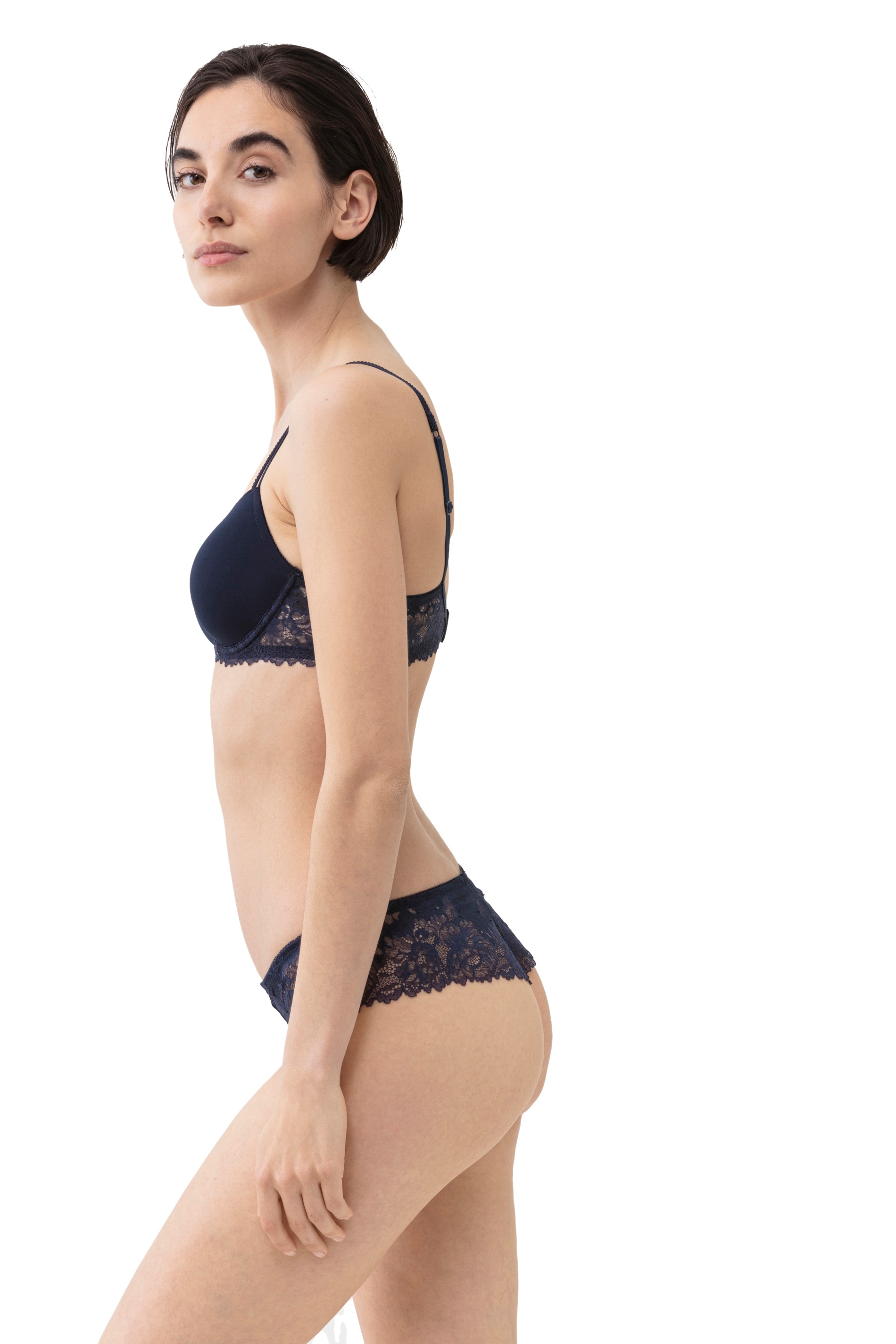 Mey Bügel-BH »SERIE LUXURIOUS«, Spitze, vorgeformte Cups, Träger verstellbar