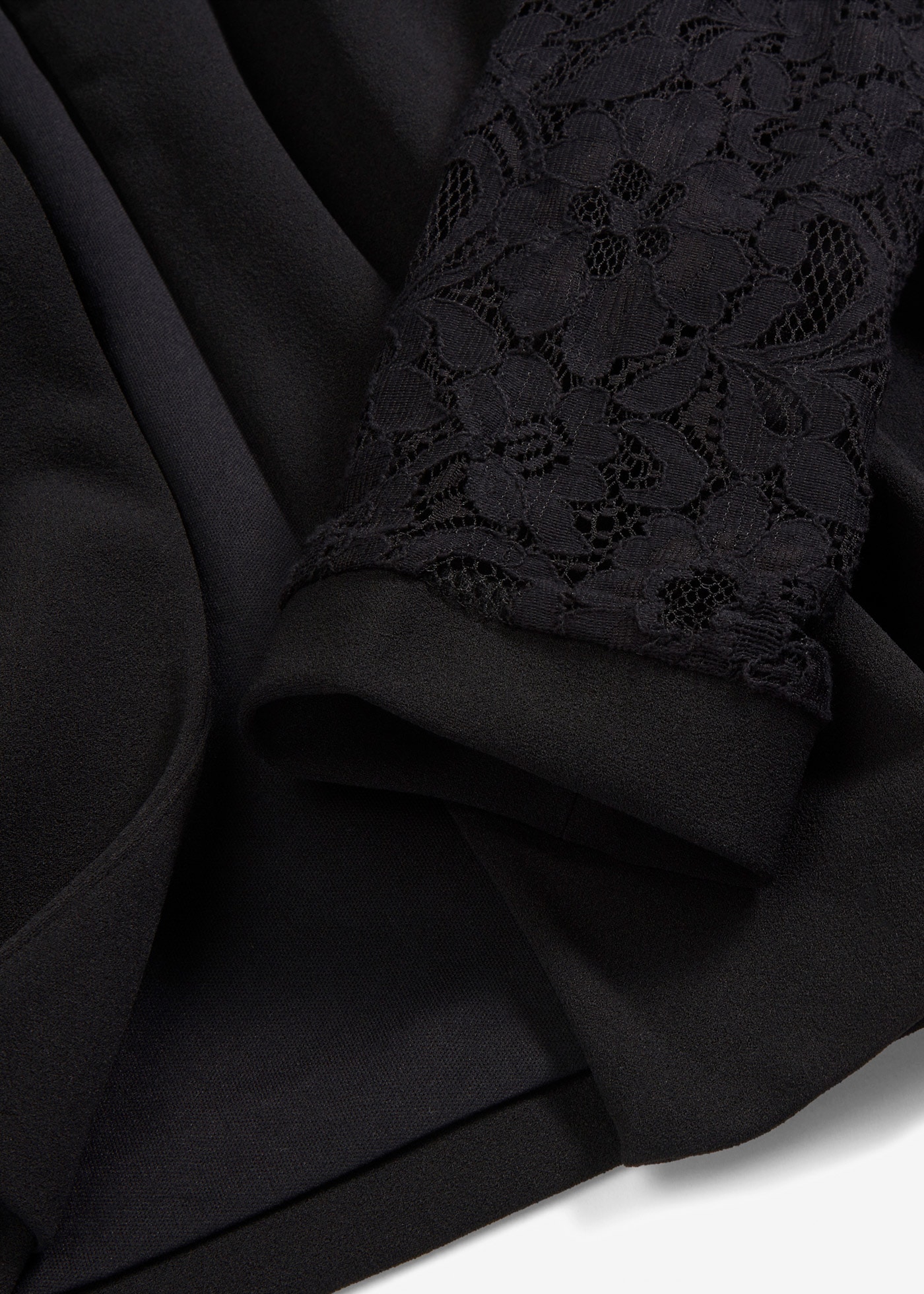 bonprix Jackenblazer »Blazer mit Spitzenärmeln« Blazer mit Spitzenärmeln