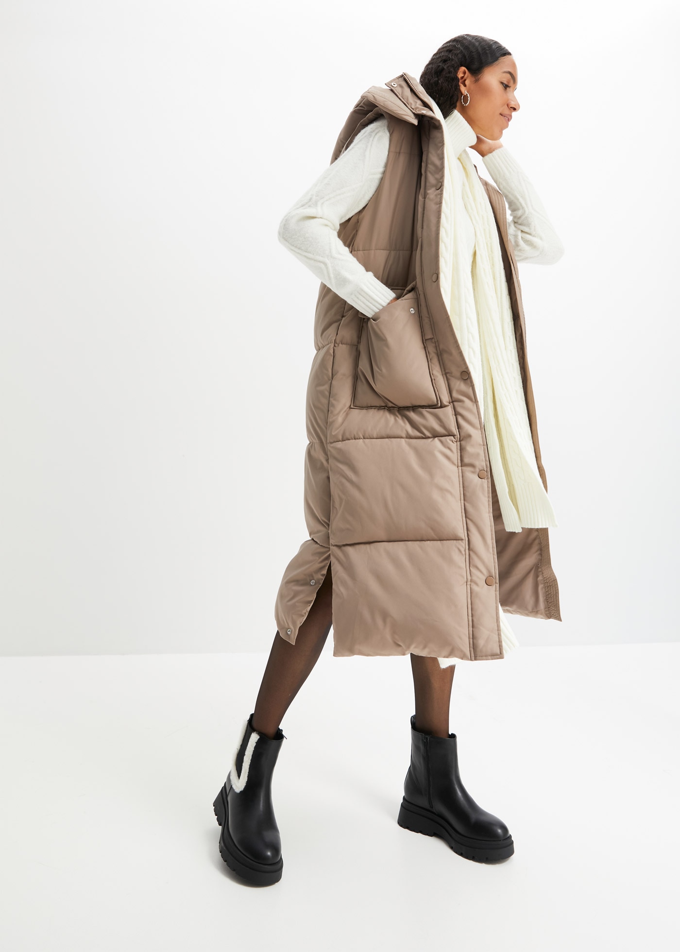 bonprix Steppweste »Wattierte Steppweste mit abnehmbarer Kapuze« Wattierte Steppweste mit abnehmbarer Kapuze