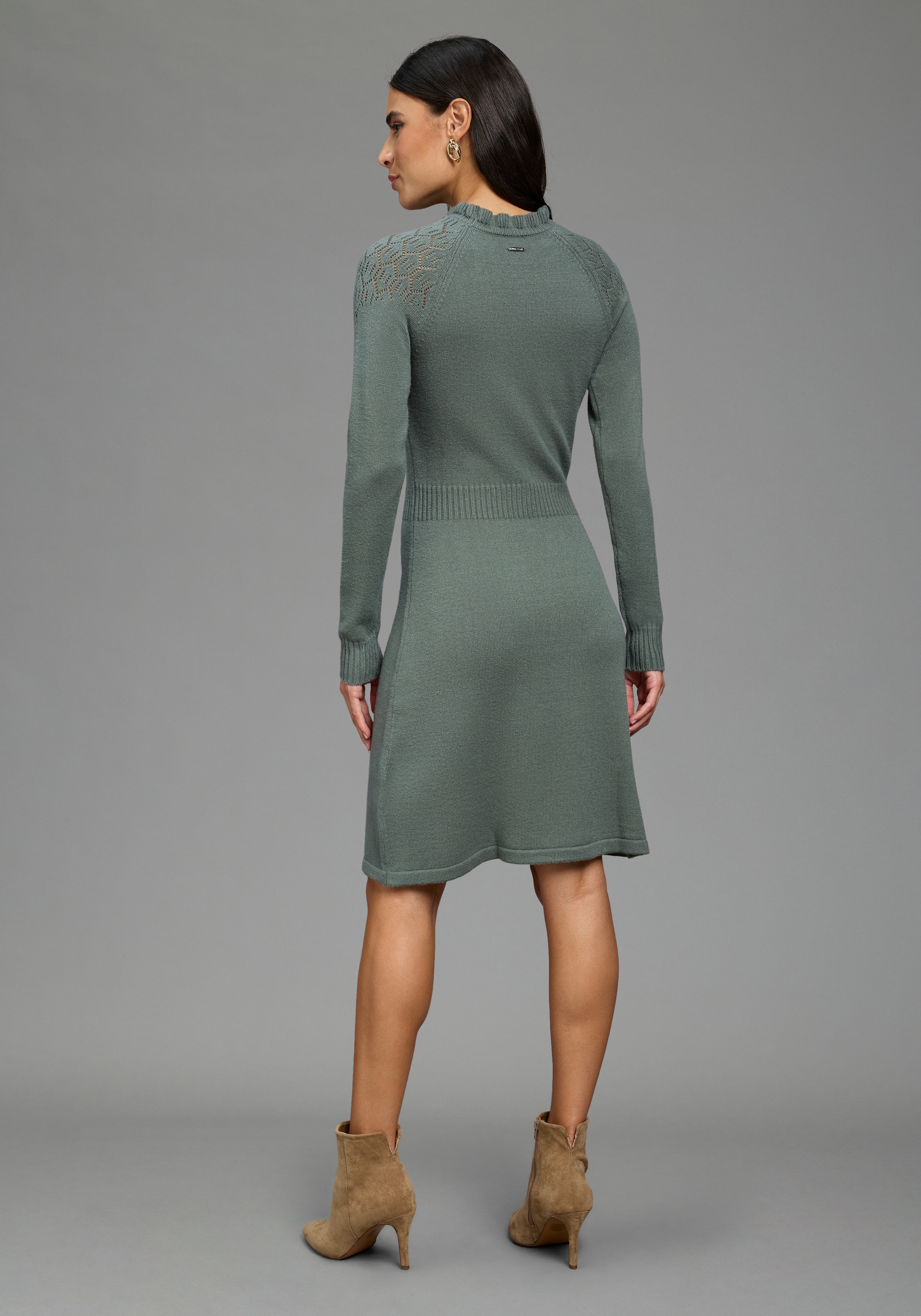 Laura Scott Strickkleid mit edlem Ajourmuster und süßem Stehkragen