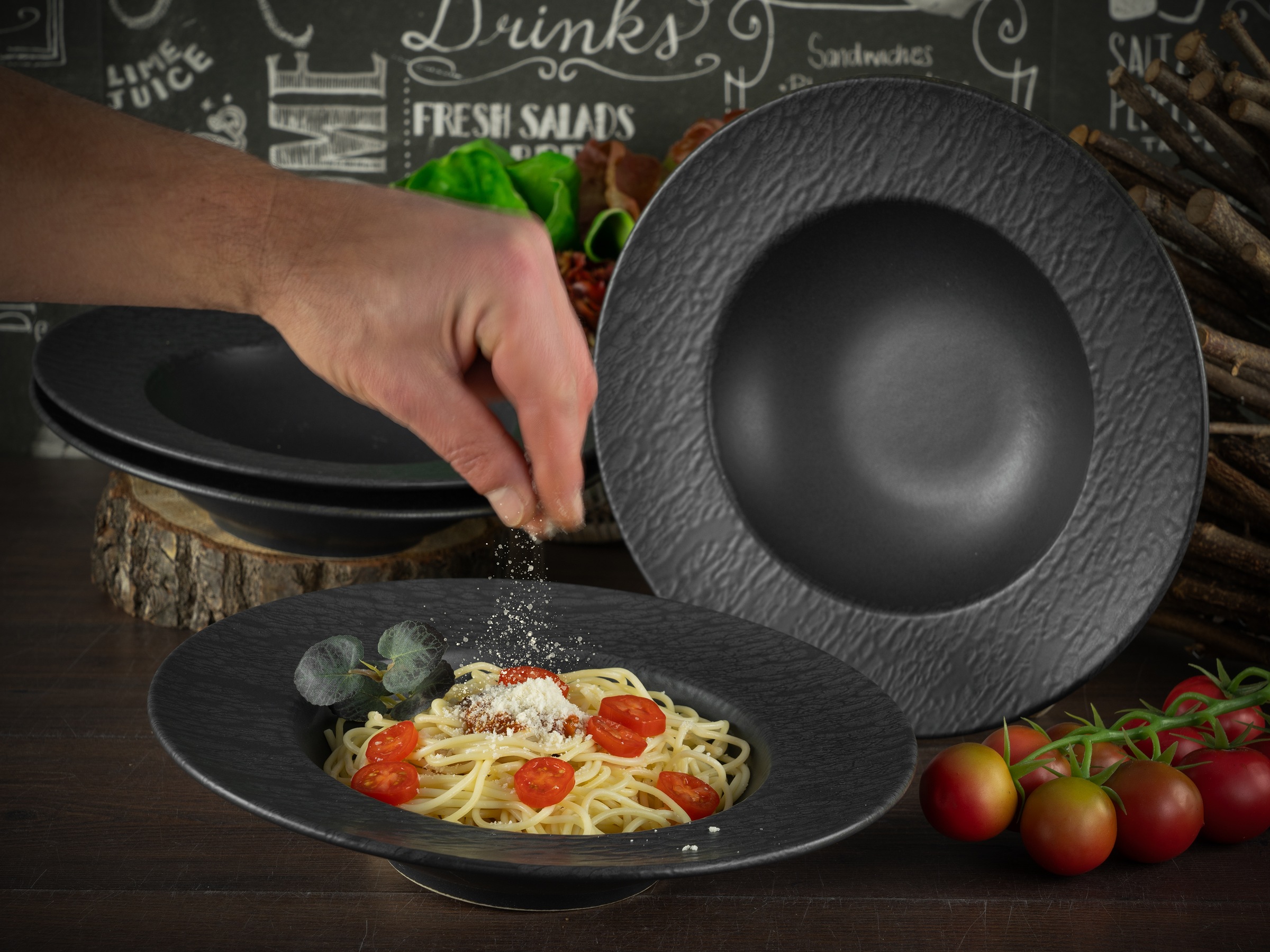 CreaTable Pastateller »Schiefer Black, Pasta Gourmetteller Set 4-tlg« Seidenmatte Spezialglasur, Ausdruckstarkes Relief