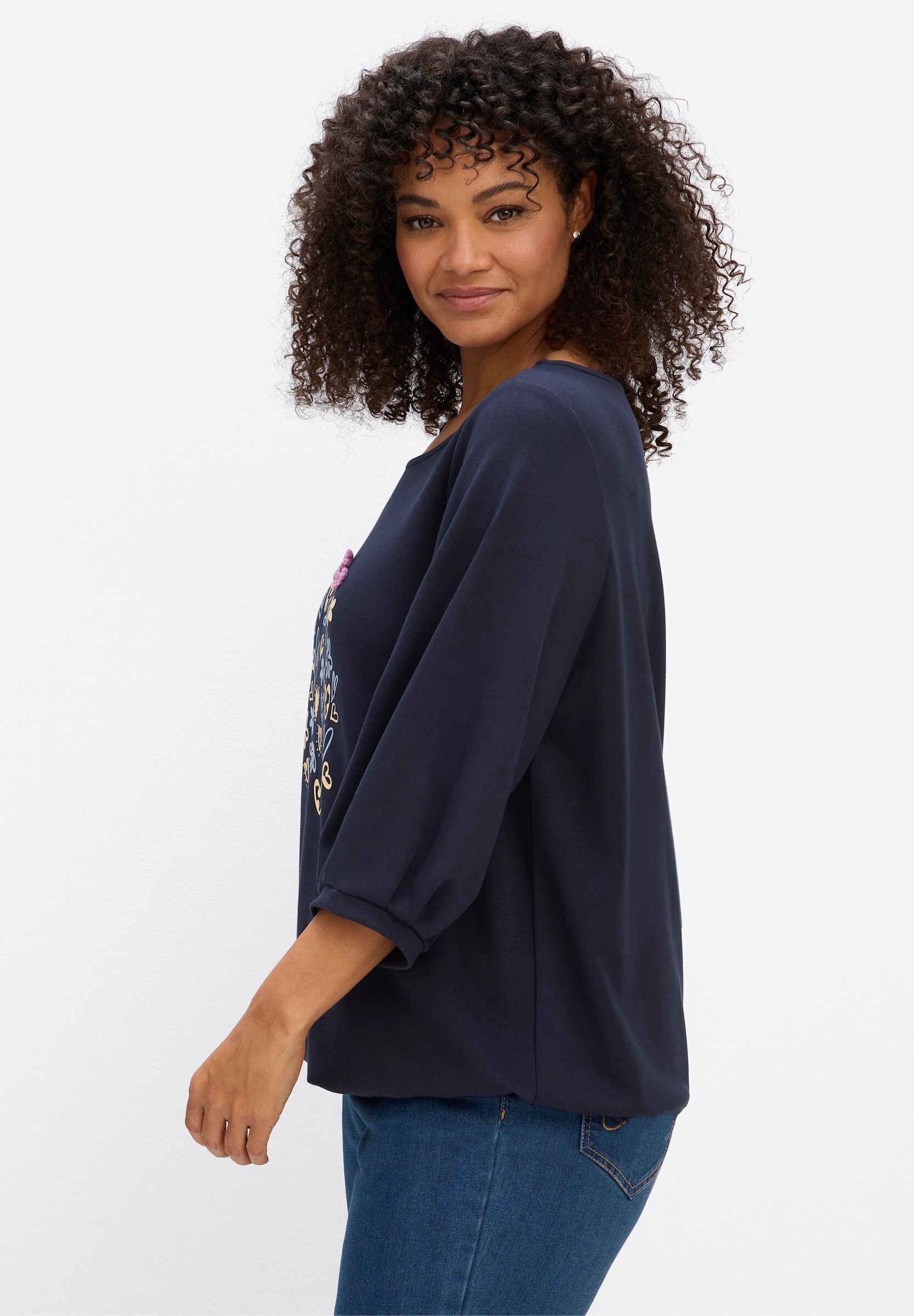 Sheego Sweatshirt »Sweatshirt Sweatshirt mit Frontprint und Häkelblumen«
