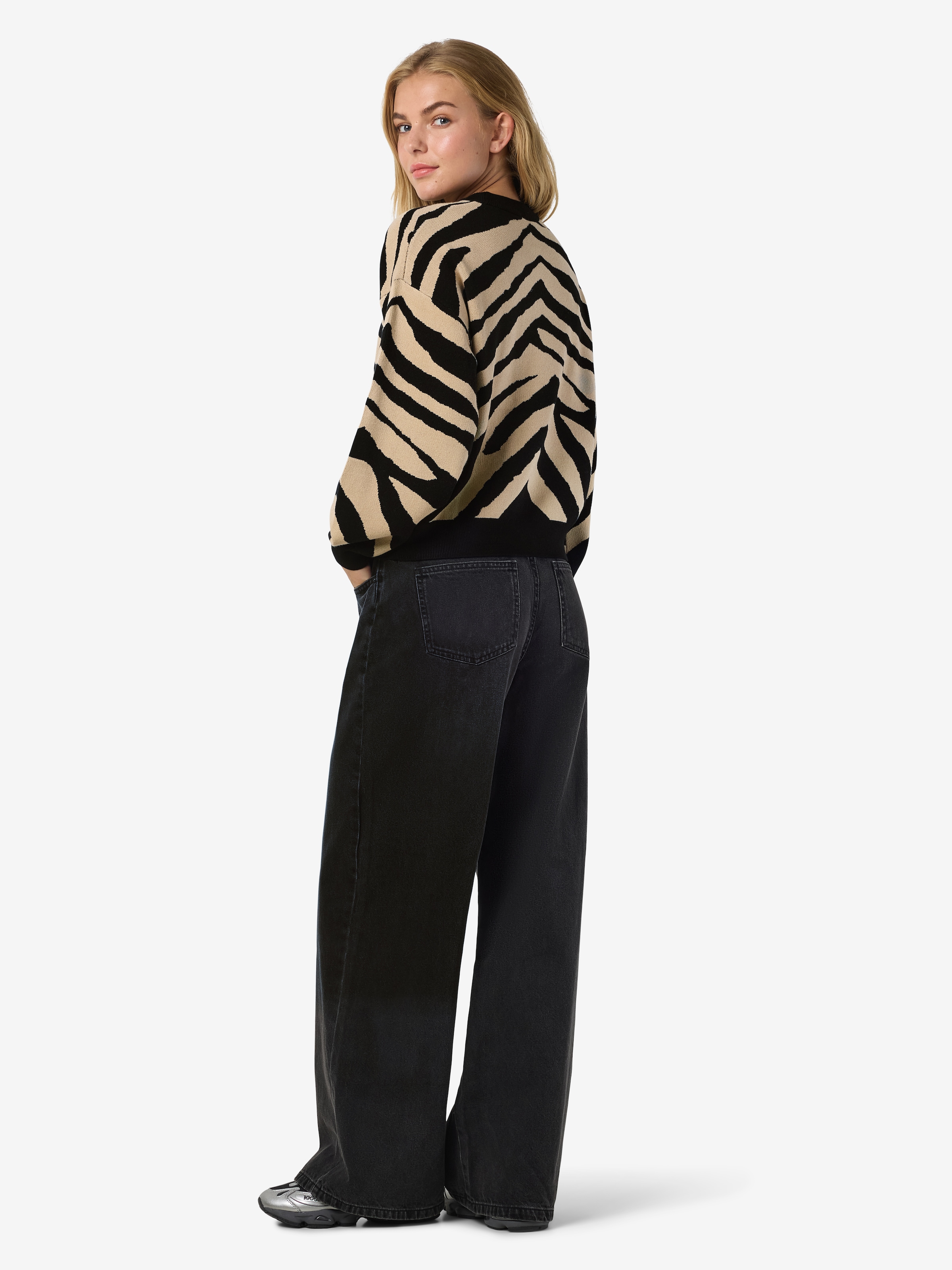 Noisy may Strickpullover »NMCHARLOTT L/S O-NECK KNIT FWD NOOS«