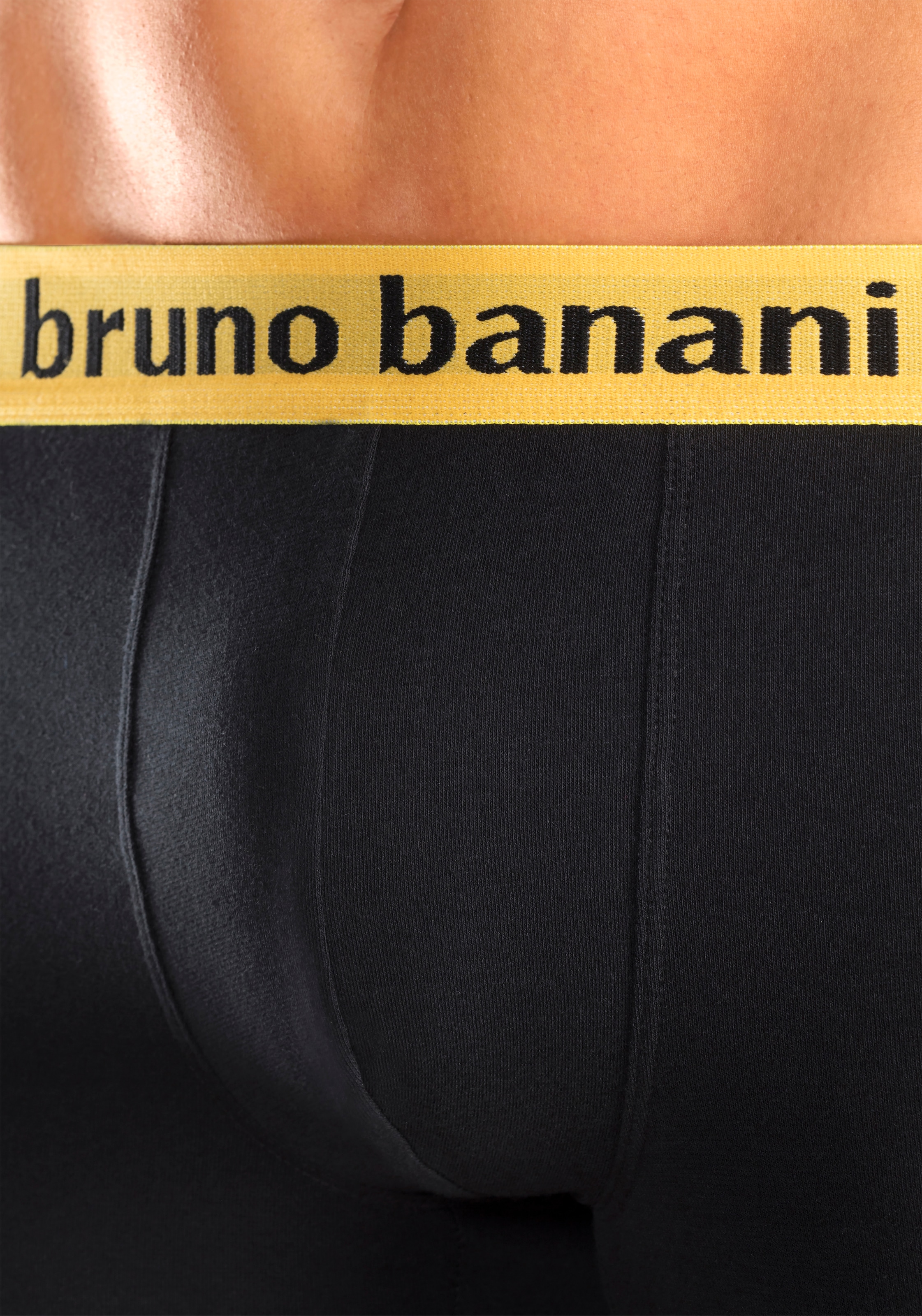Bruno Banani Boxer »Boxershorts für Herren«, (Packung, 4 St.), mit längerem Bein und auffälligen Logobund