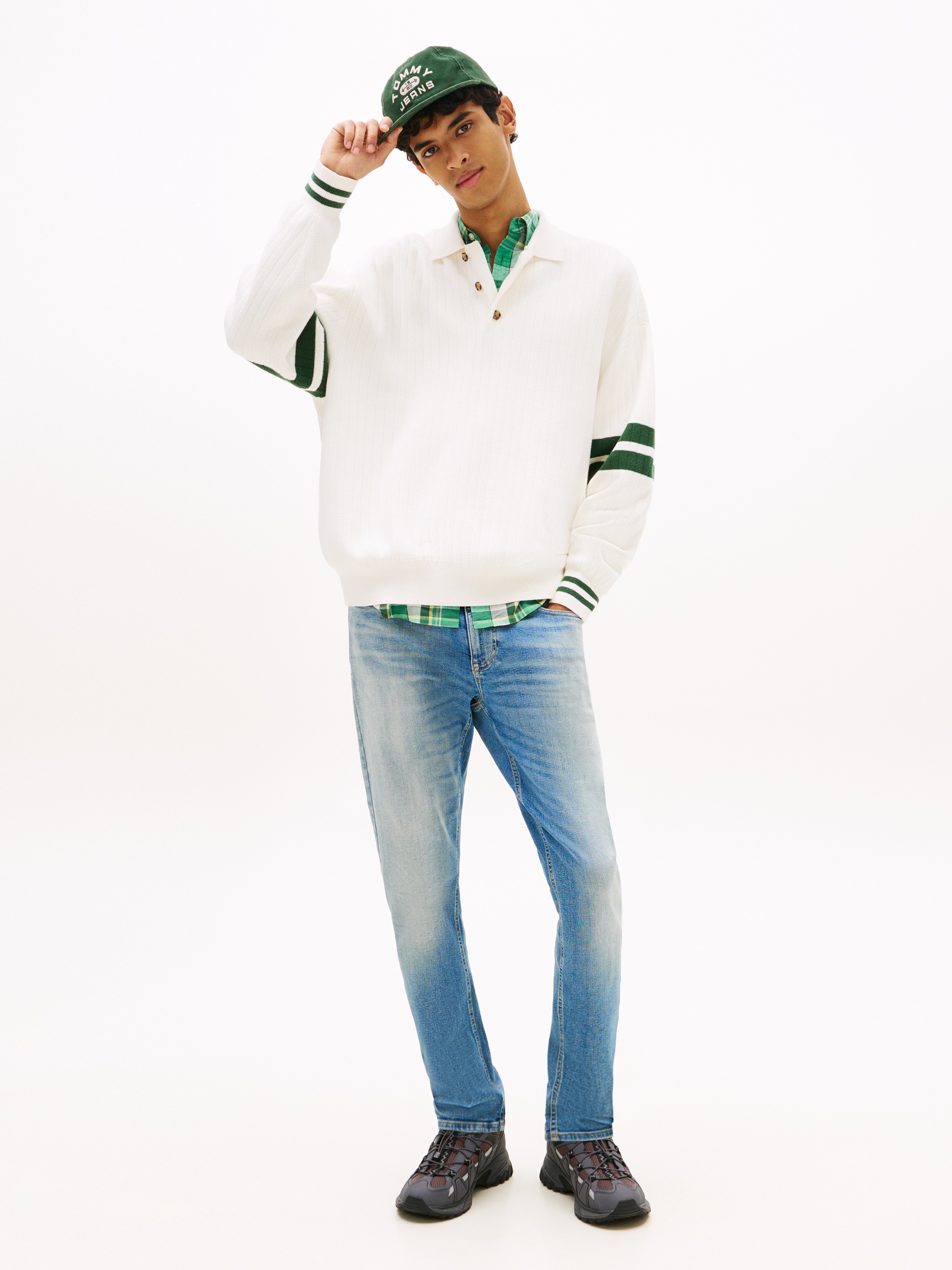 Tommy Jeans Slim-fit-Jeans »AUSTIN SLIM TAPERED« mit Whisker-Effekt