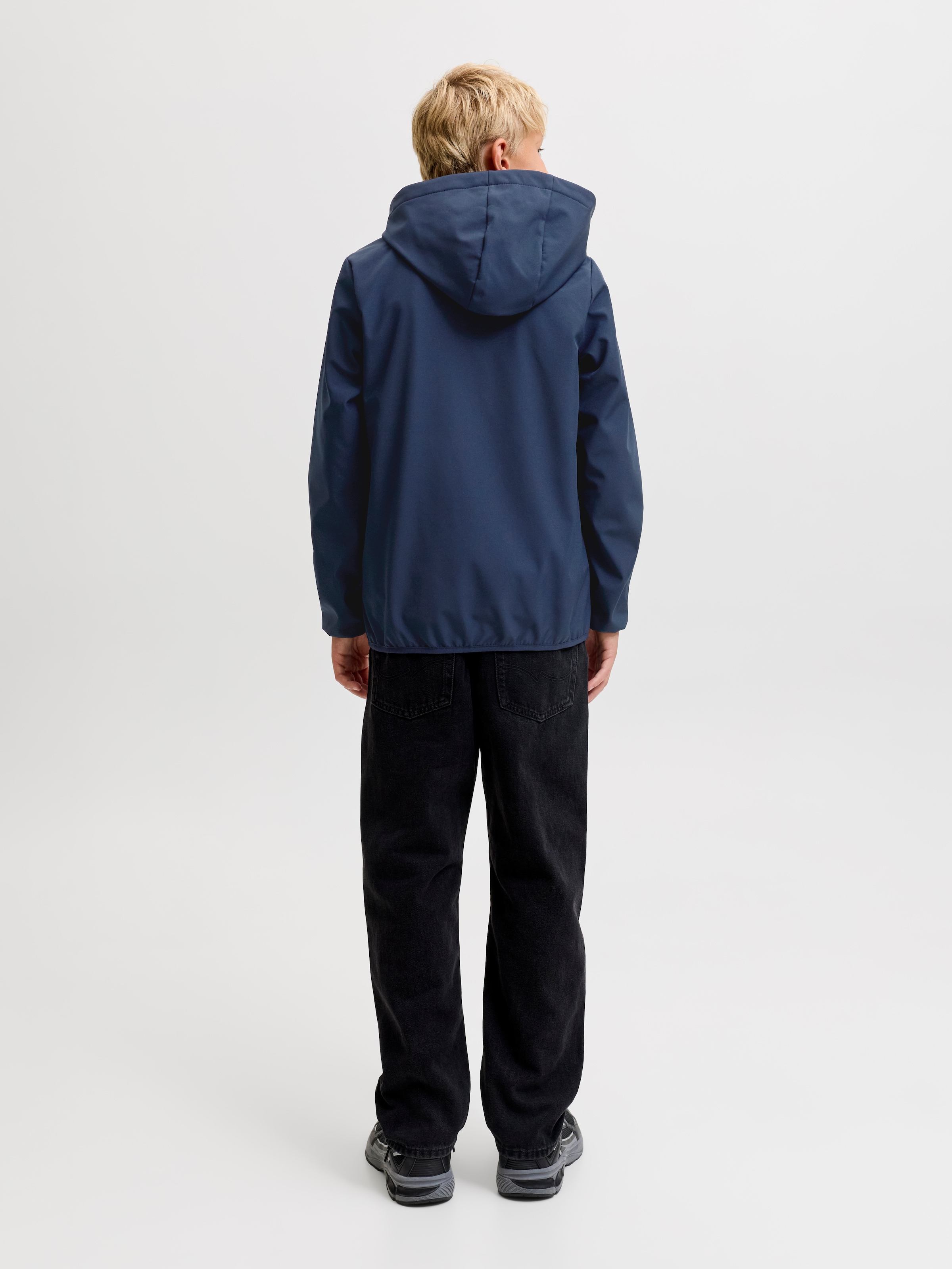 Jack & Jones Junior Softshelljacke »JJTHEO wasserabweisend und pflegeleicht für Alltag« mit Kapuze Polyester, regular fit