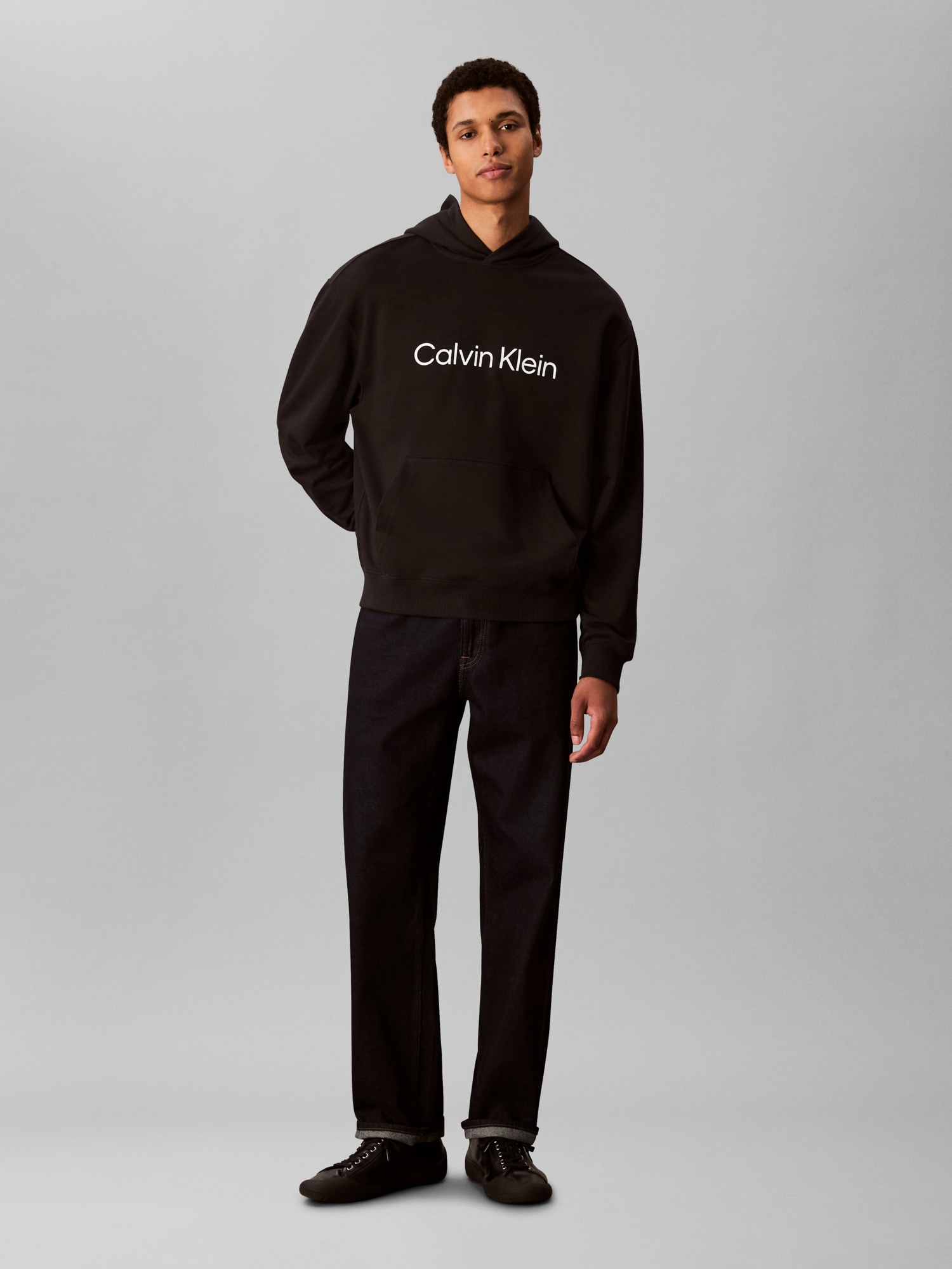 Calvin Klein Kapuzensweatshirt »LS EU STANDARD LOGO 350TERRY PO«, Mit Rundhalsausschnitt, regular fit
