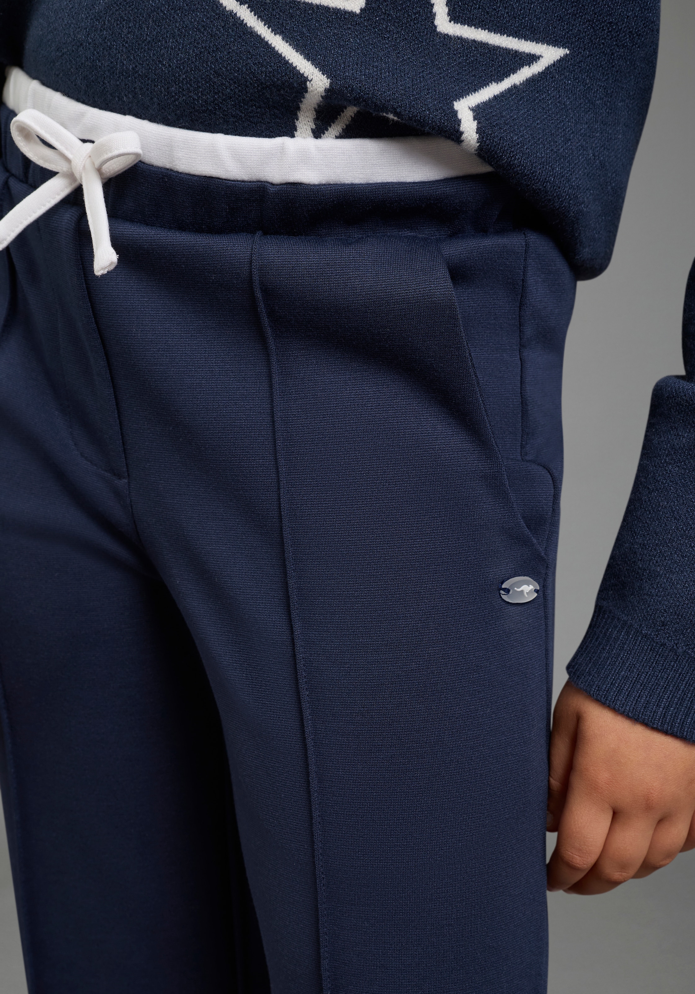 KangaROOS Stoffhose »Hose mit Deko-Bund in Kontrastfarbe von KangaROOS«  Lässige Hose mit Doppelbund, gerade Beinform, normale Leibhöhe