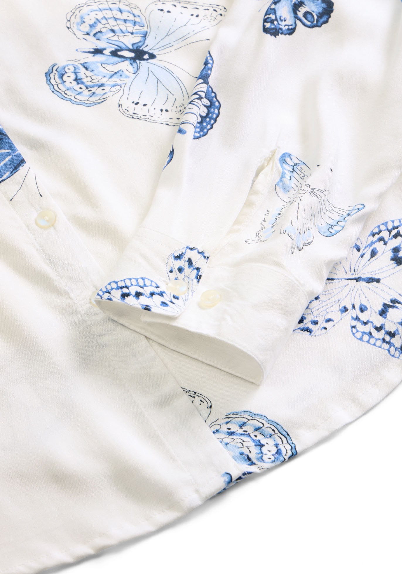 bonprix Druckbluse 1 figurumspielende Tunika-Passform, aus Viskose, Krempelärmel