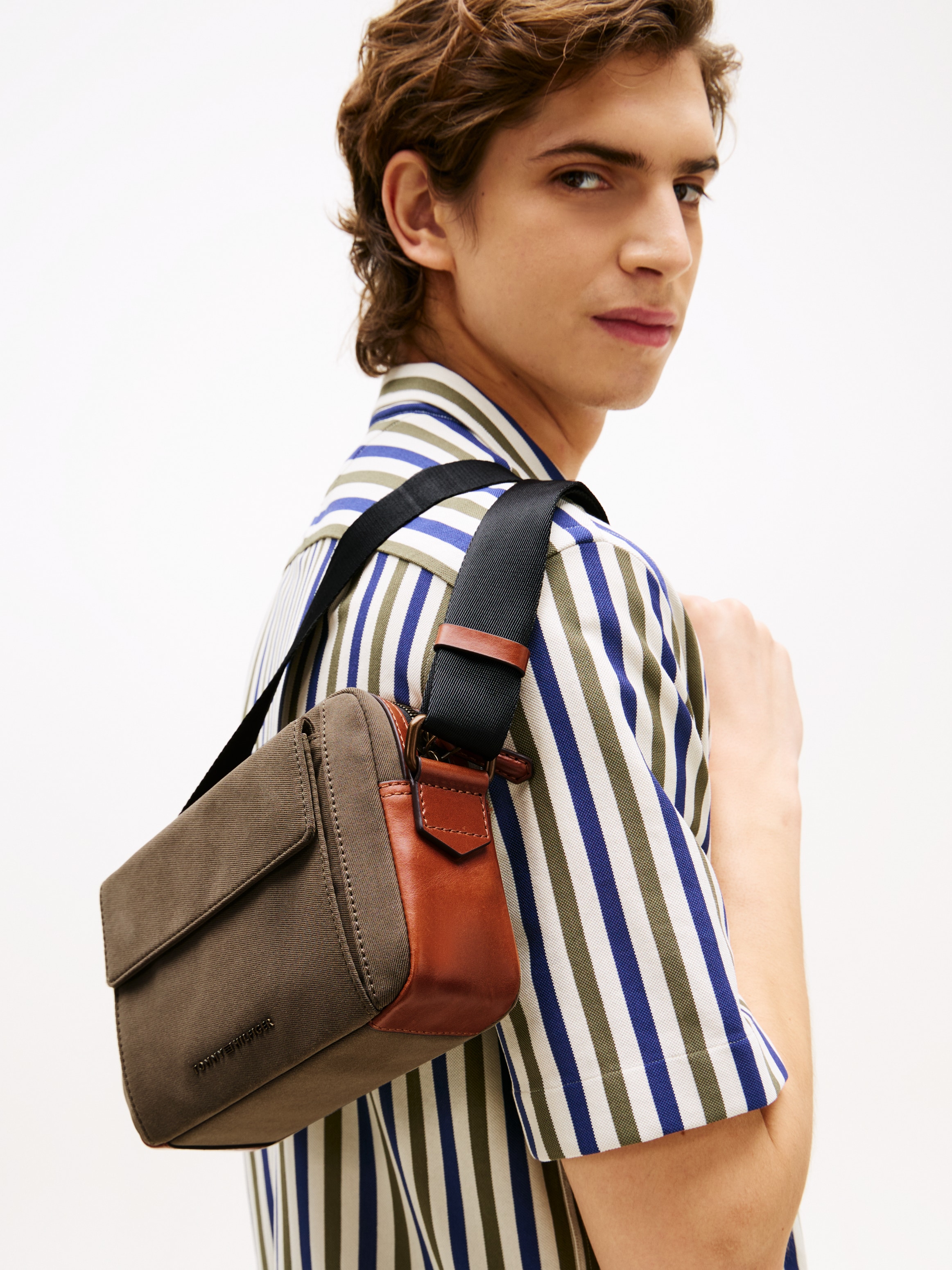 Tommy Hilfiger Umhängetasche »TH CASUAL PREP CROSSOVER« , Men Schultertasche, Kamerabag, mit verstellbarem Umhängeriemen