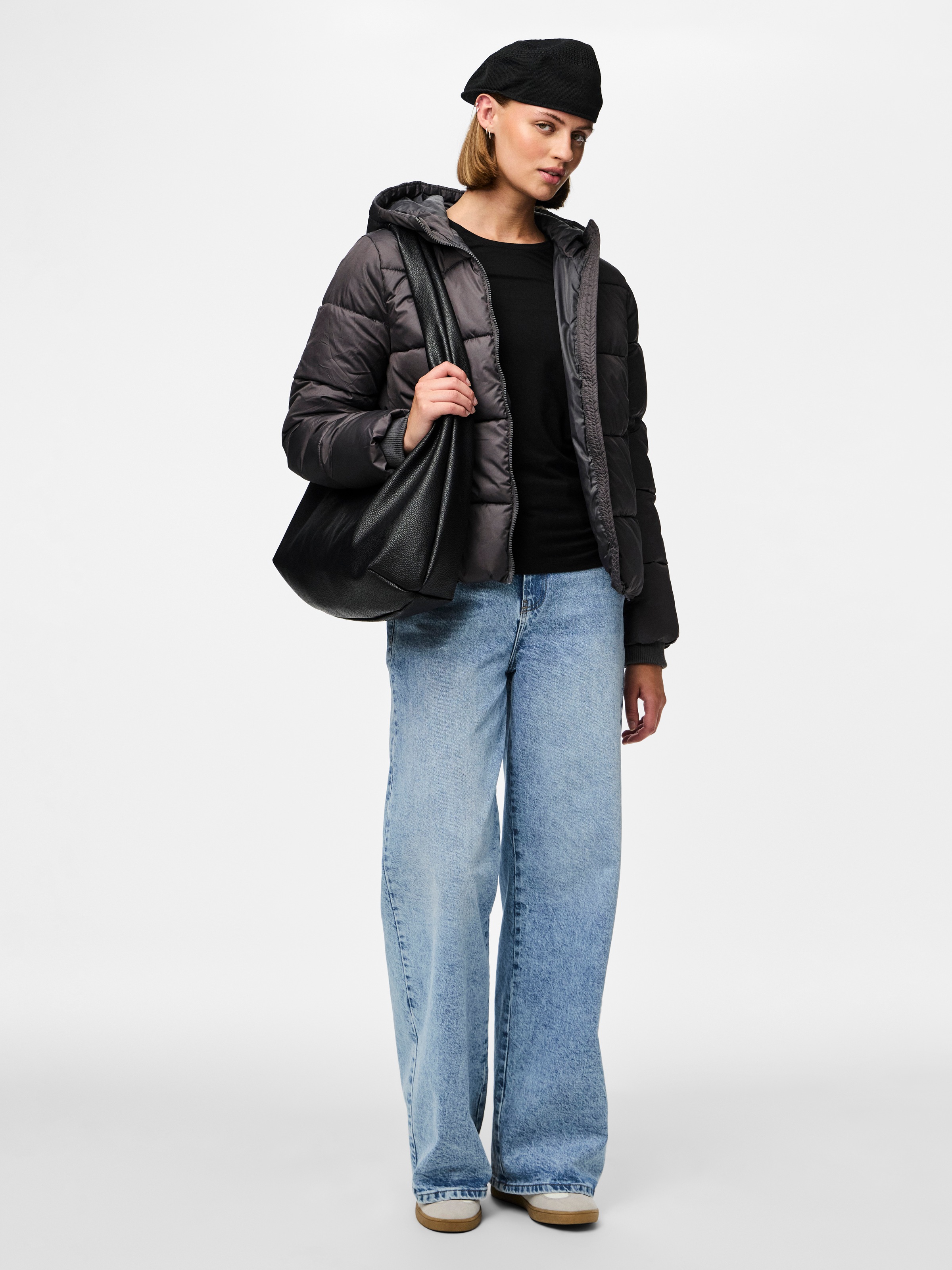 pieces Steppjacke »PCBEE NEW SHORT PUFFER JACKET NOOS BC«, mit Kapuze