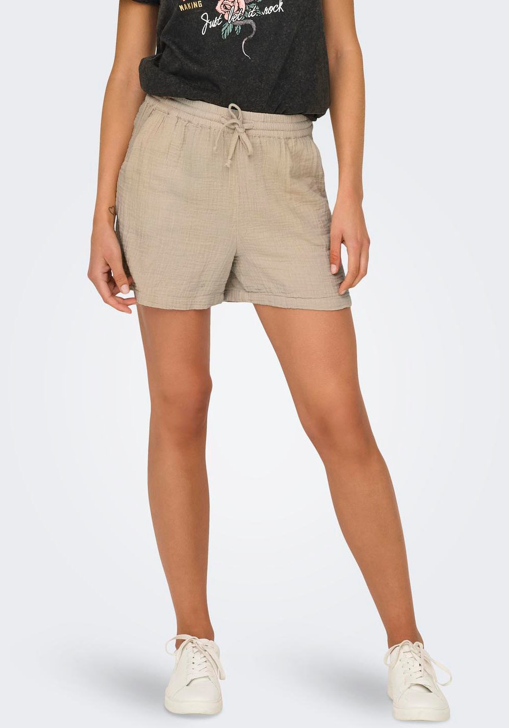 Shorts »ONLTHYRA SHORTS NOOS WVN«