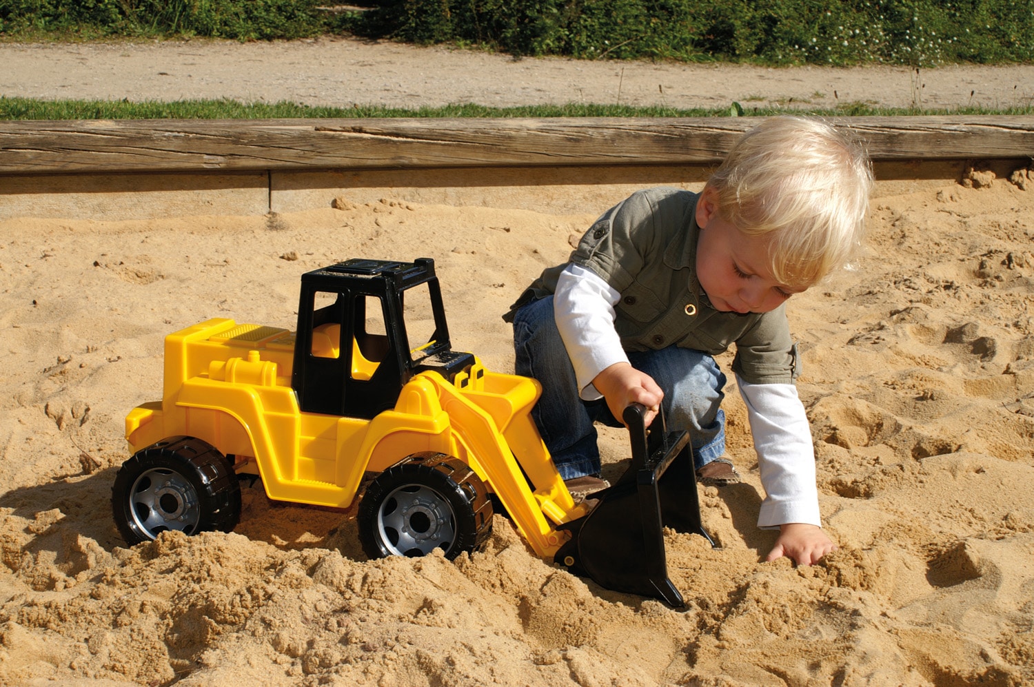 Lena® Spielzeug-Radlader »Giga Trucks, Aufsitz-Schaufellader«, Made in Europe