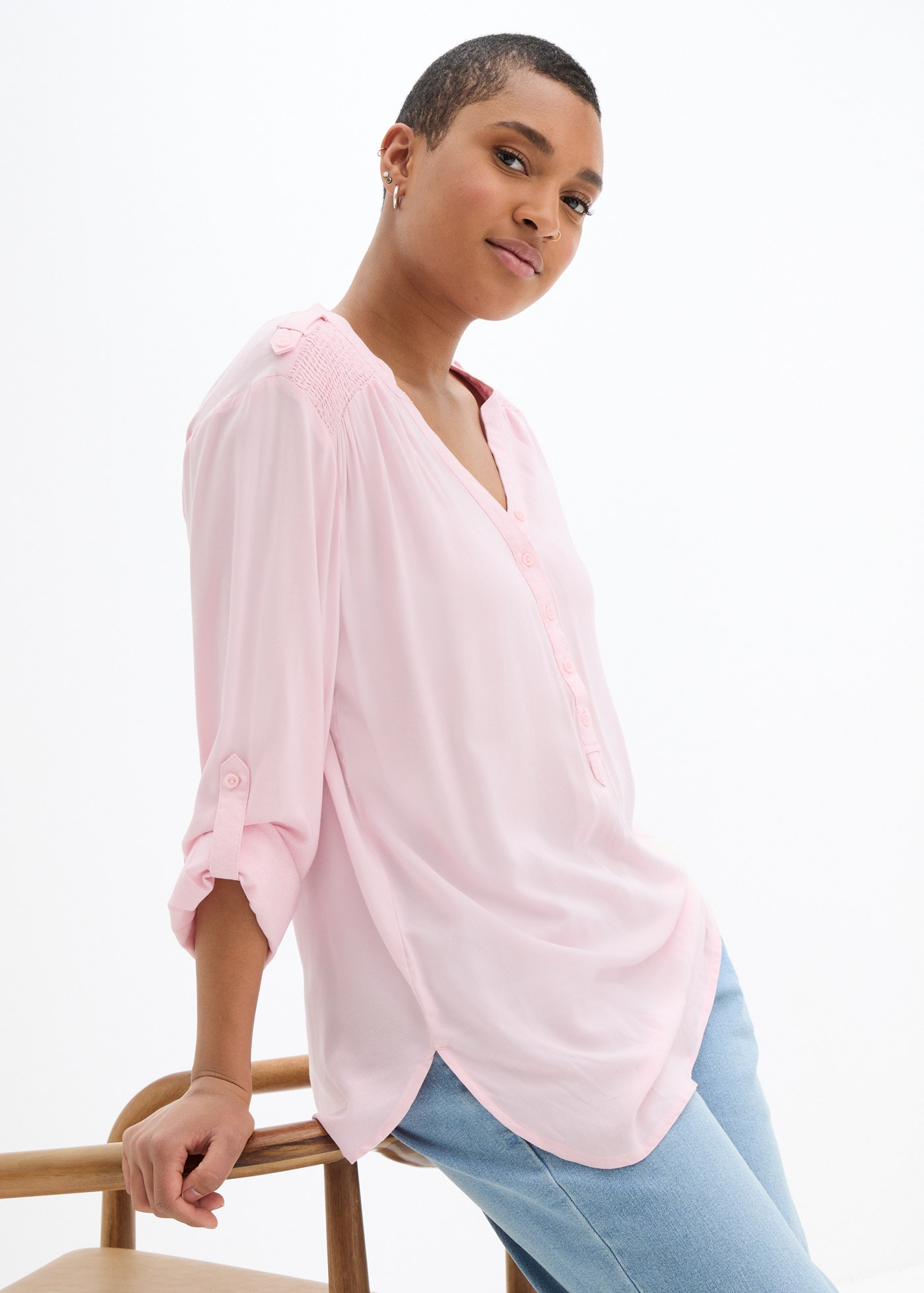 bonprix Tunika »Tunikabluse aus softer Viskose« Casual Stil, Regular Fit, mit Rundsaum, mit Knopfleiste