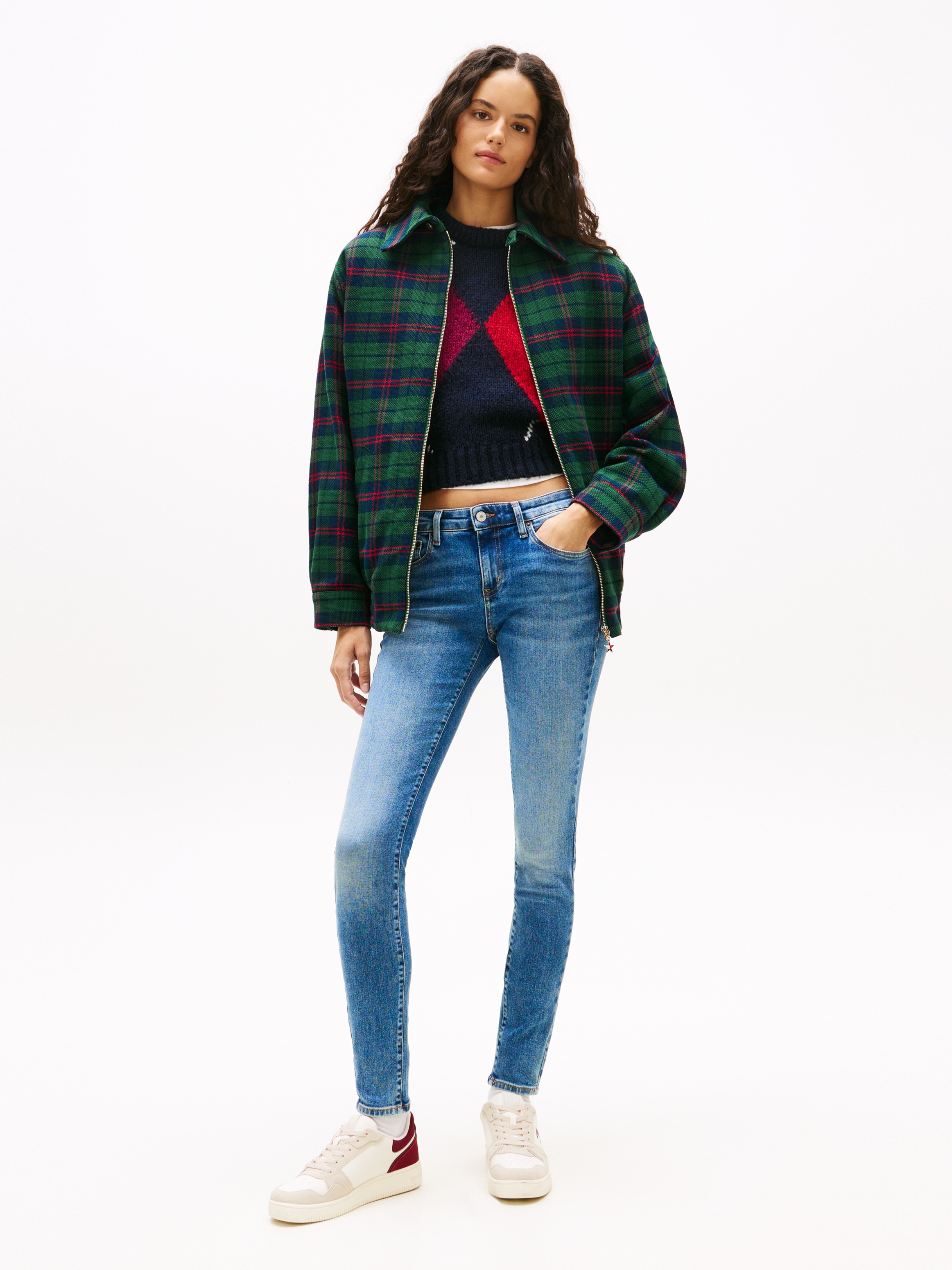 Tommy Jeans Skinny-fit-Jeans »SOPHIE LW SKN« mit Logo-Badge, in Knöchellänge