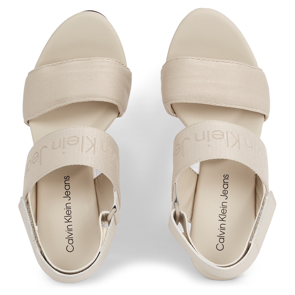 Calvin Klein Jeans Keilsandalette »WEDGE SANDAL WEBBING IN MR«, Sommerschuh, Sandale, Keilabsatz, mit Logoschriftzug