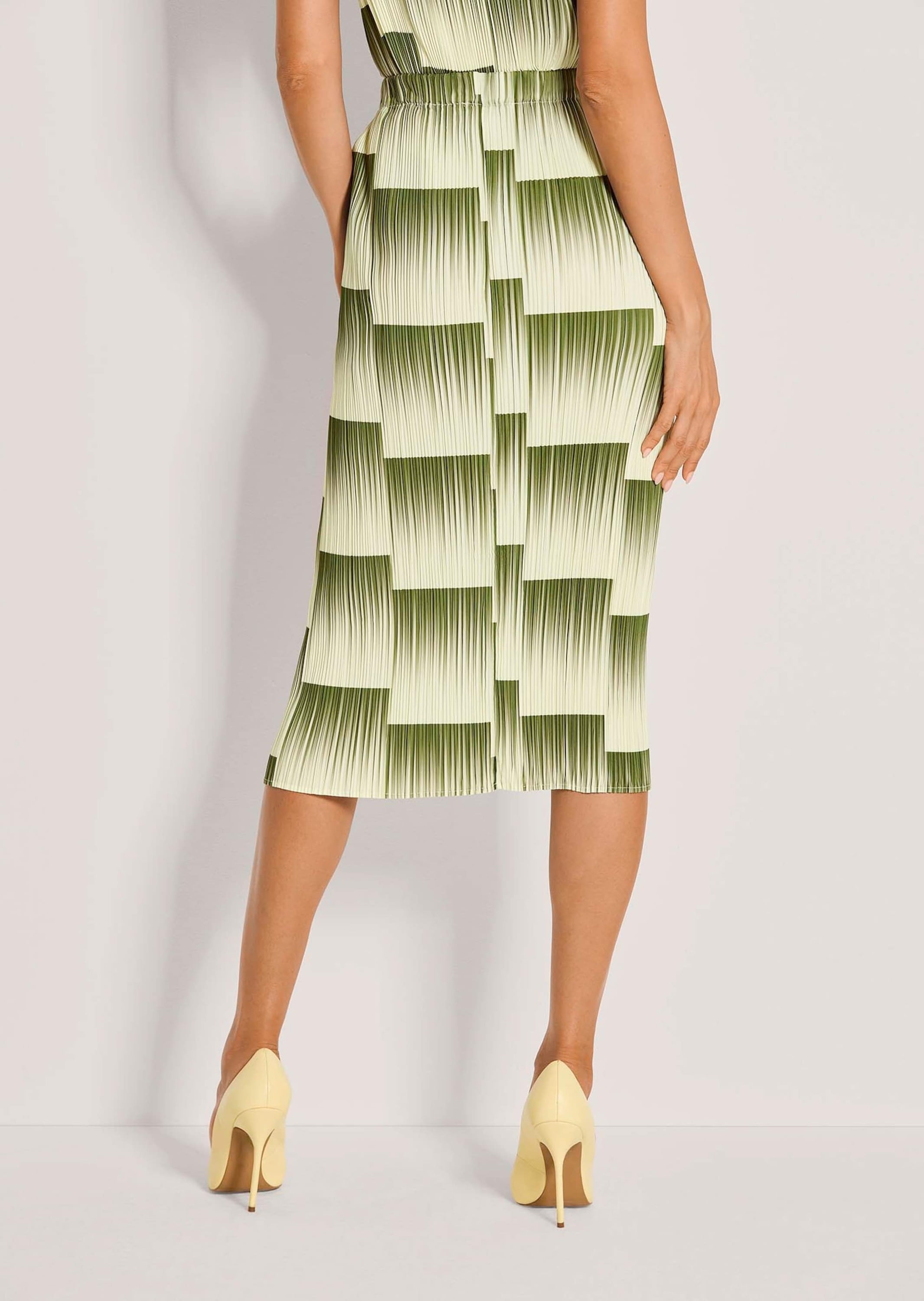 MADELEINE Midirock »Midirock Plisseerock mit grafischem Muster« Plissee-Druckrock in Schlupfform