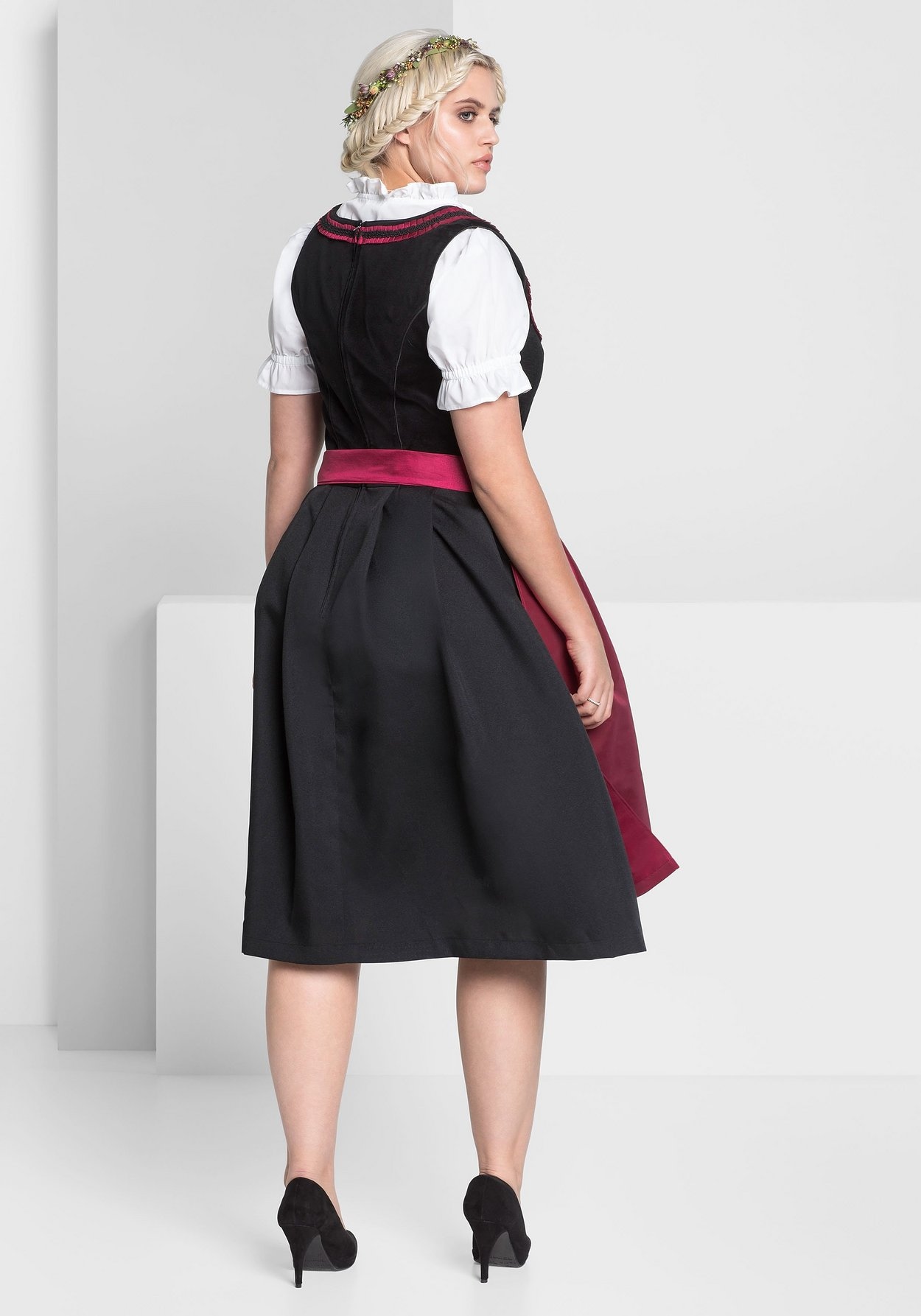 Sheego Dirndl »Dirndl mit Schürze und Bluse 3tlg.«, (mit Dirndlbluse), mit Schürze und Bluse 3tlg.