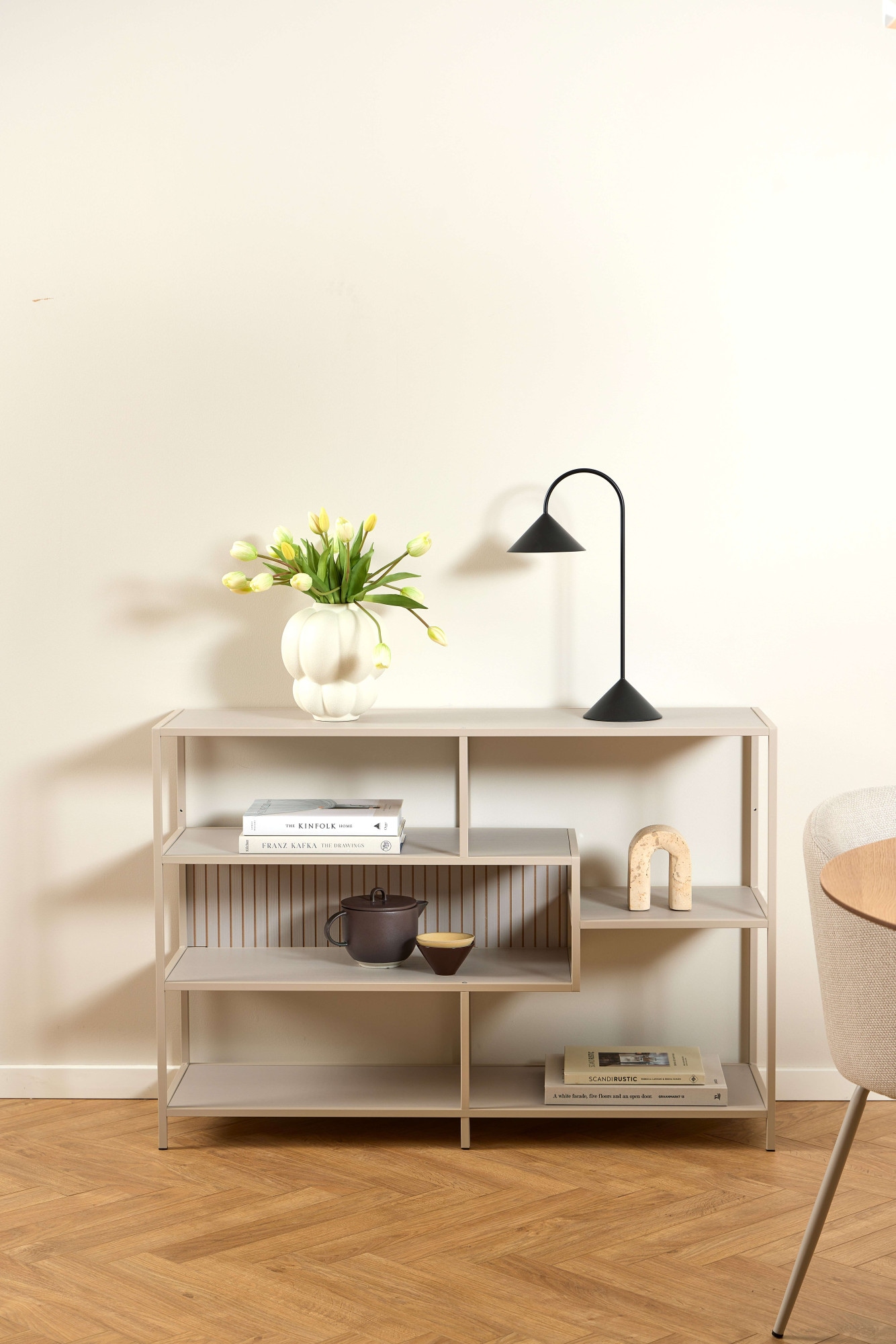 ACTONA GROUP Bücherregal »Seaford - Mehrzweckregal & Raumteiler, modern, Metall« 114x35x78 cm,  Asymmetrisch, stabil & viel Stauraum, zeitloses Design, 6 Regalböden