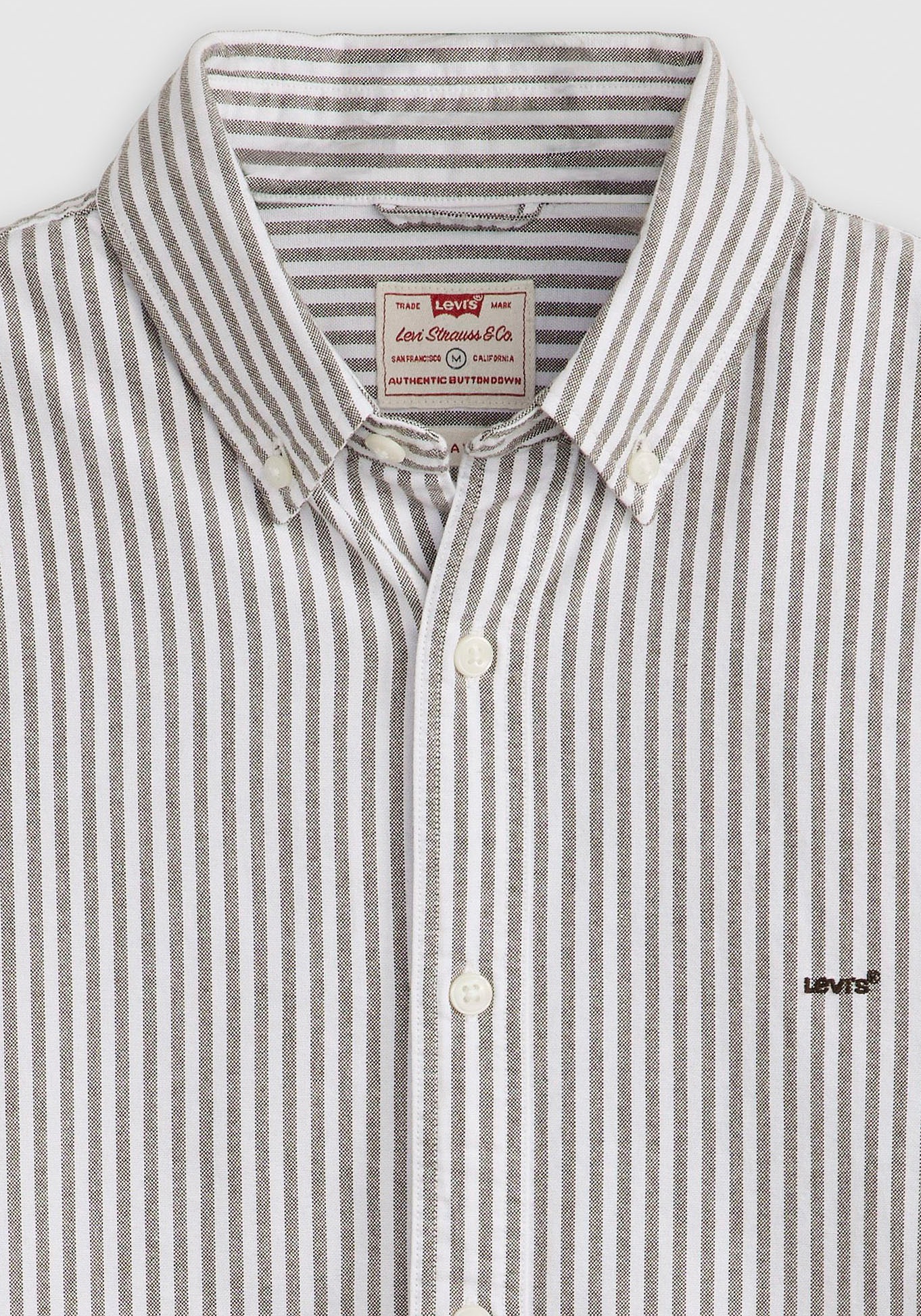 Levi's® Langarmhemd »AUTHENTIC BUTTON DOWN«, mit Ton-in-Ton Logostickerei auf der Brust