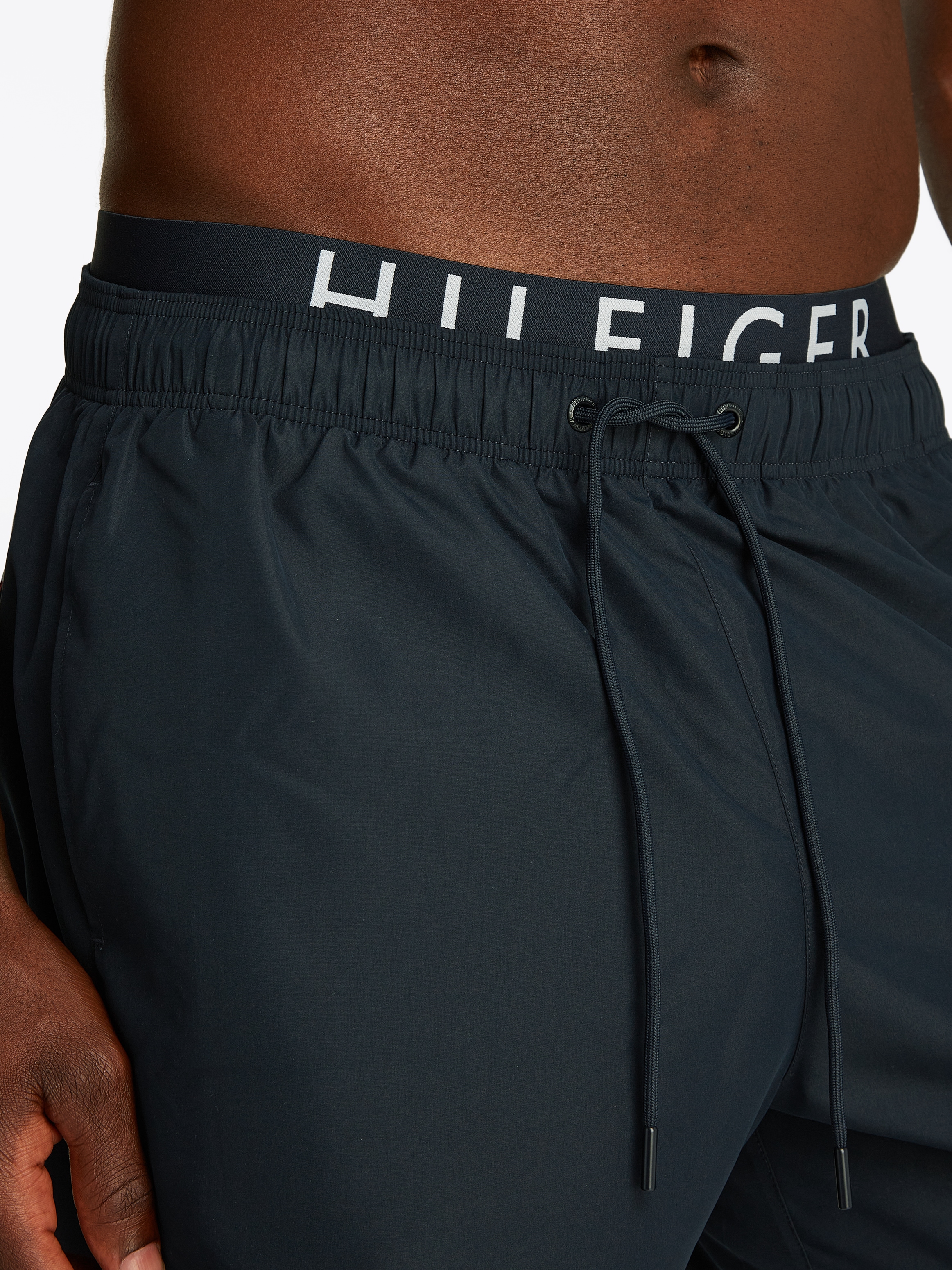 Tommy Hilfiger Swimwear Badeshorts »MEDIUM DRAWSTRING DW«, mit Bindeband, mit Logoschriftzug