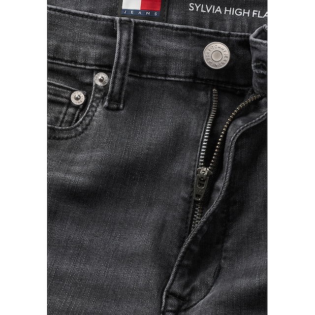 Tommy Jeans Bequeme Jeans »Sylvia«, mit Markenlabel bei OTTOversand