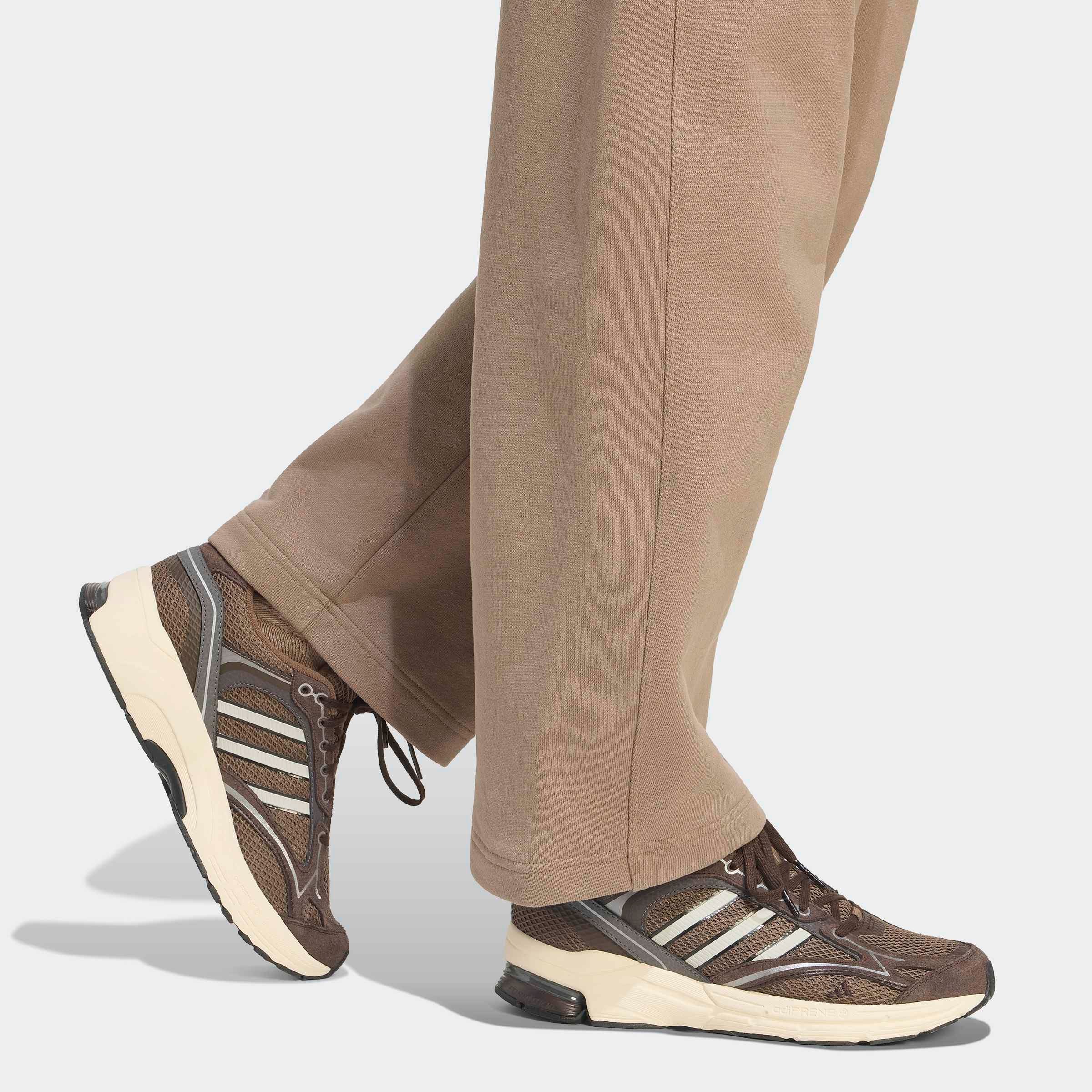 adidas Sportswear Sporthose »ADIDAS KIT, KLEINES LOGO, BARREL-DESIGN«  Barrel-Optik, schwere Premium-Qualität, robuste Stoffstruktur