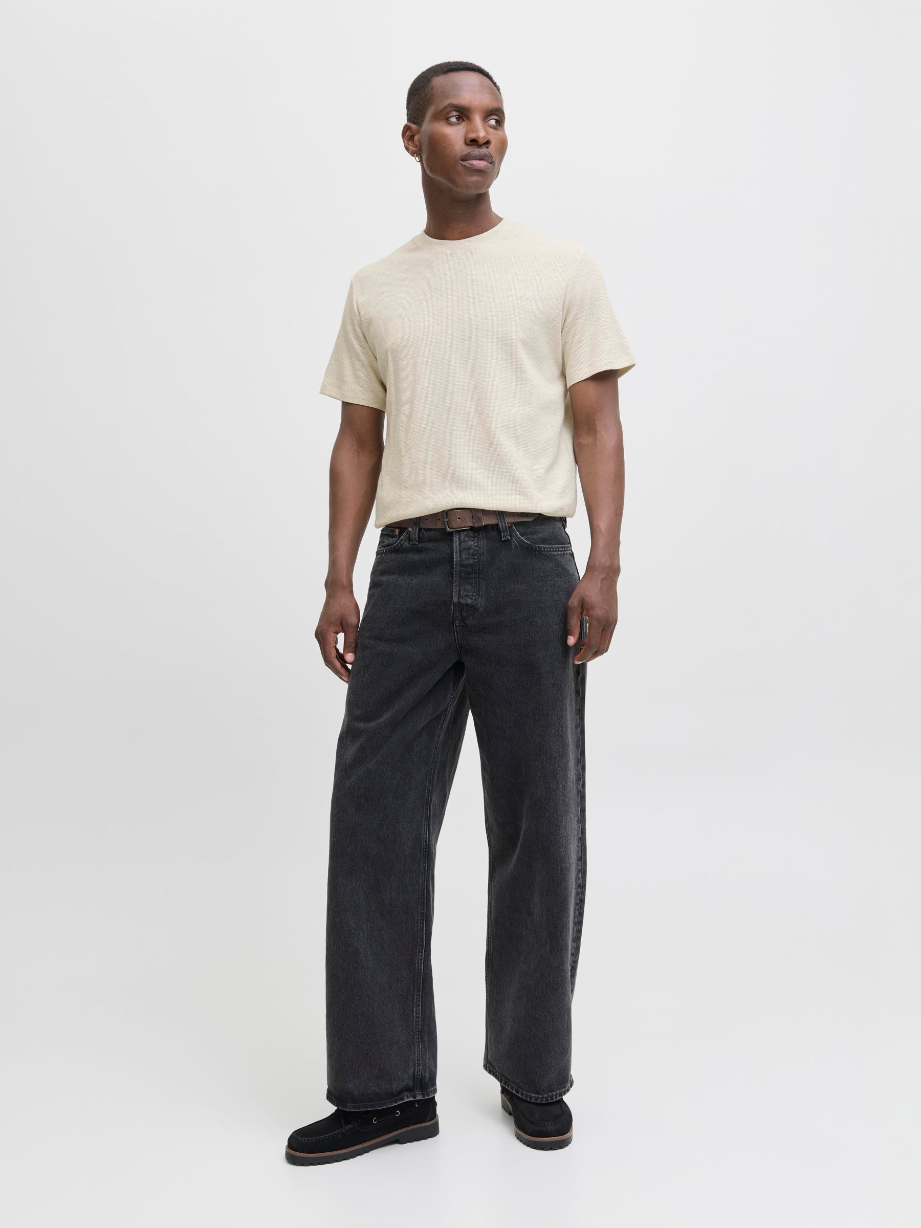 Jack & Jones T-Shirt »JJEAUSTIN TEE SS NOOS«, mit Markenlabel