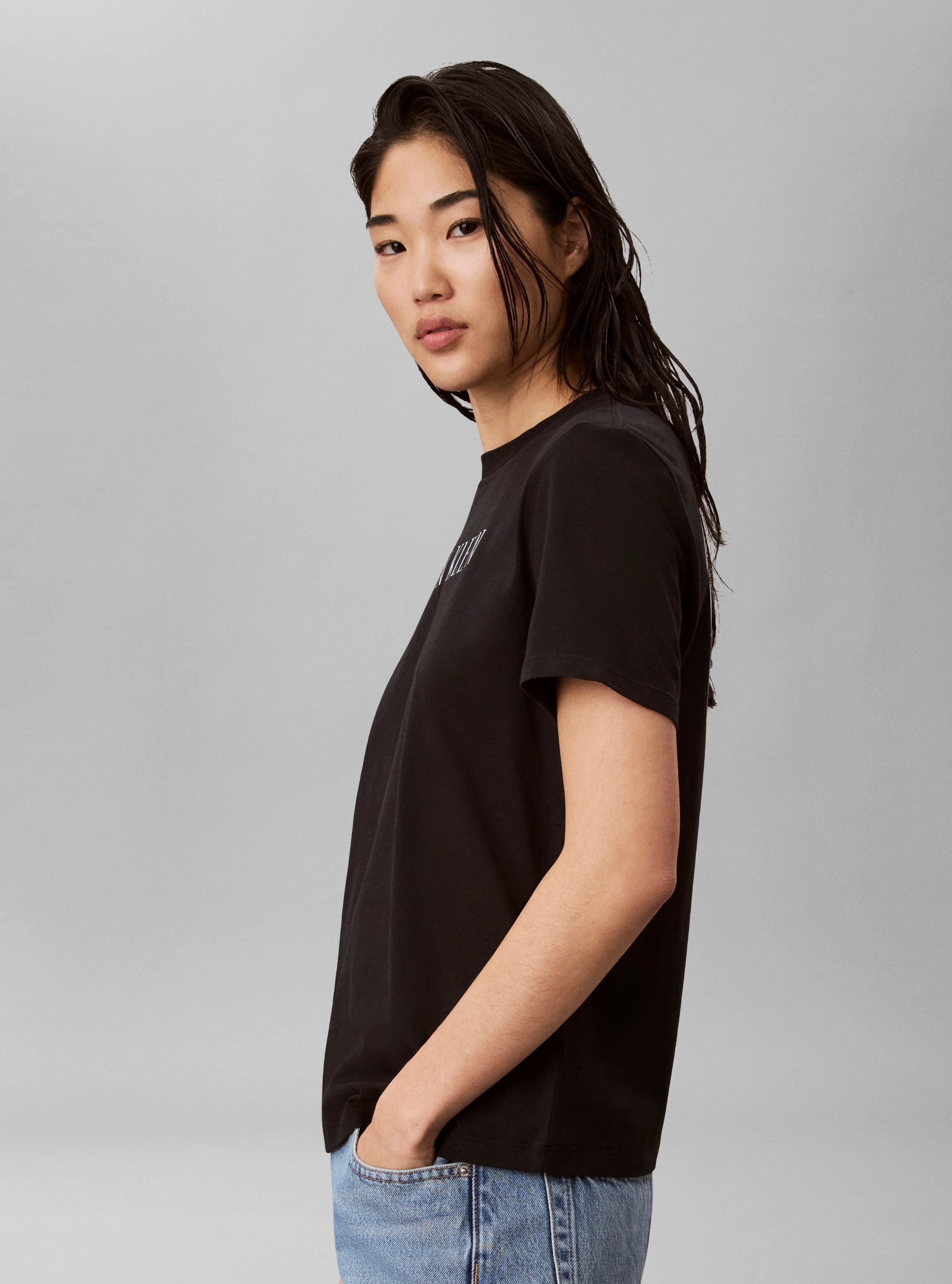 Calvin Klein Jeans T-Shirt Rundhalsausschnitt, Regular Fit, Logoschriftzug