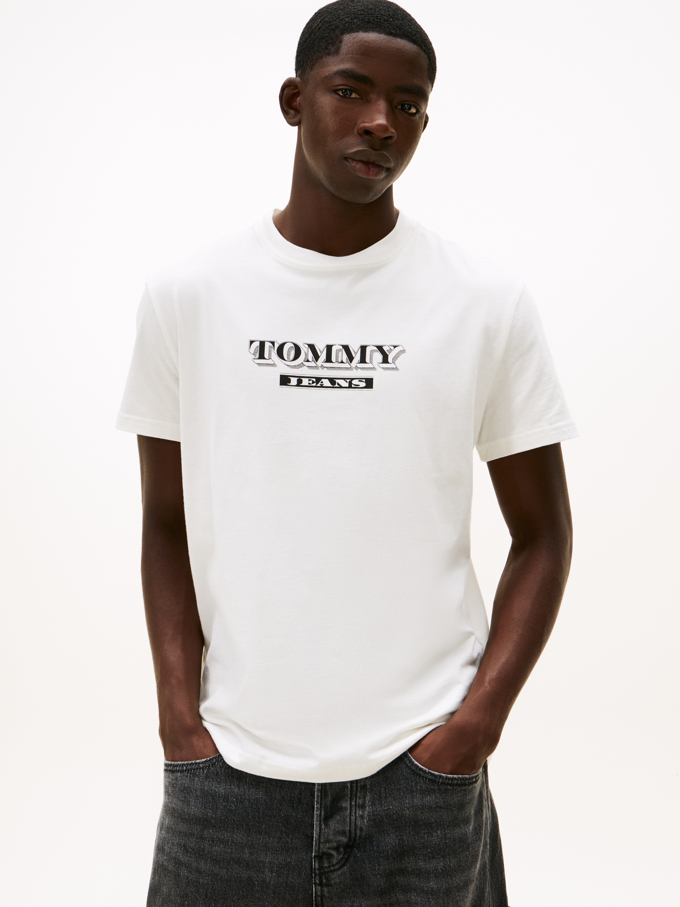 Tommy Jeans Rundhalsshirt »TJM BILLS FONT« regular fit, Rundhals, bedruckt