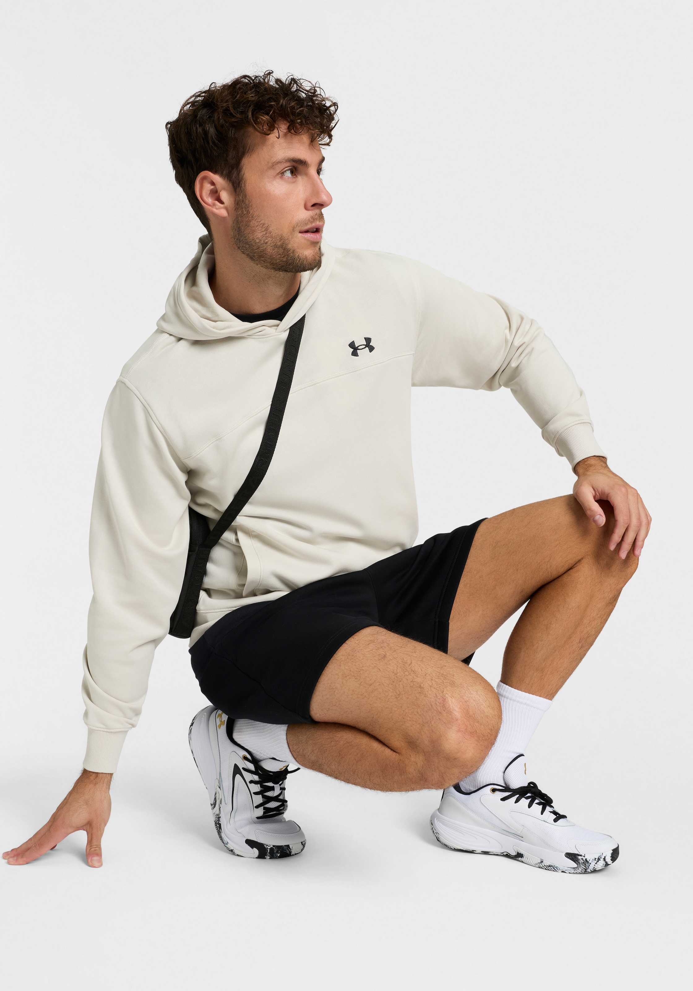 Under Armour® Umhängetasche »NEW UA ESSENTIAL CROSSBODY« für Erwachsene, mit sportlichem Stil, aus Polyester, leicht
