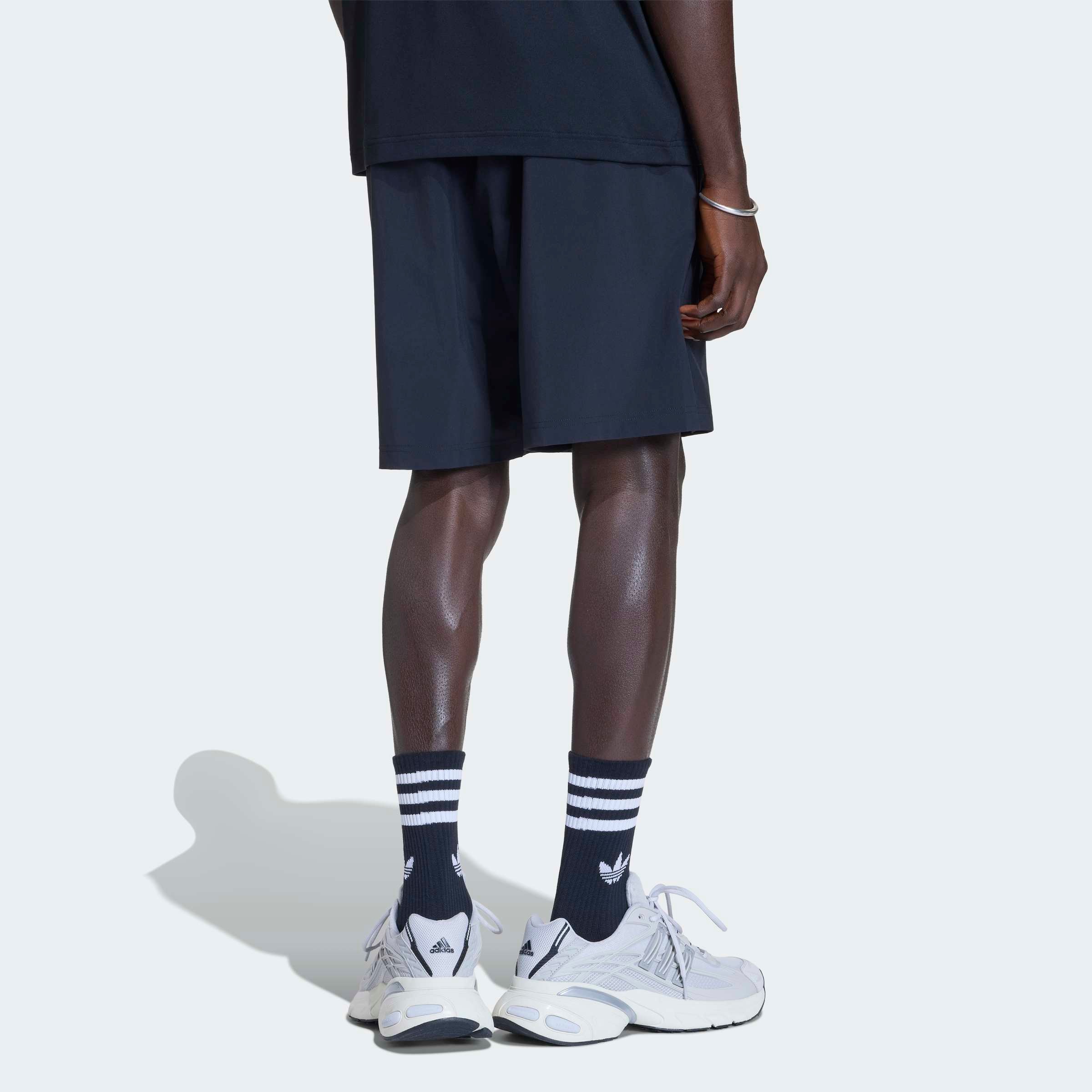 adidas Originals Shorts »TECH ESS WV SHO«