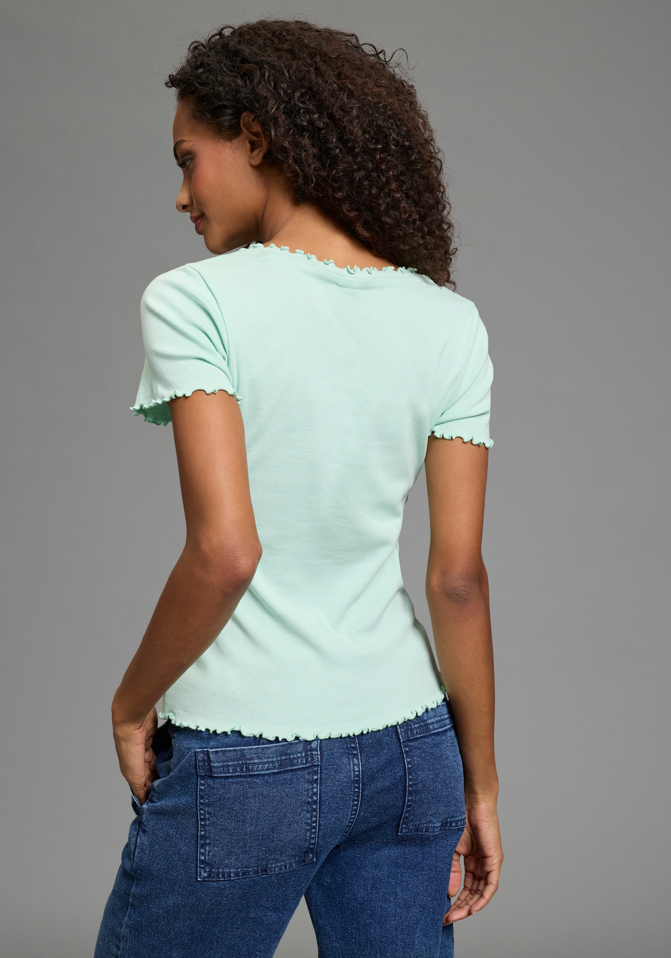 KangaROOS T-Shirt mit Knopfleiste und verspieltem Rollsaum