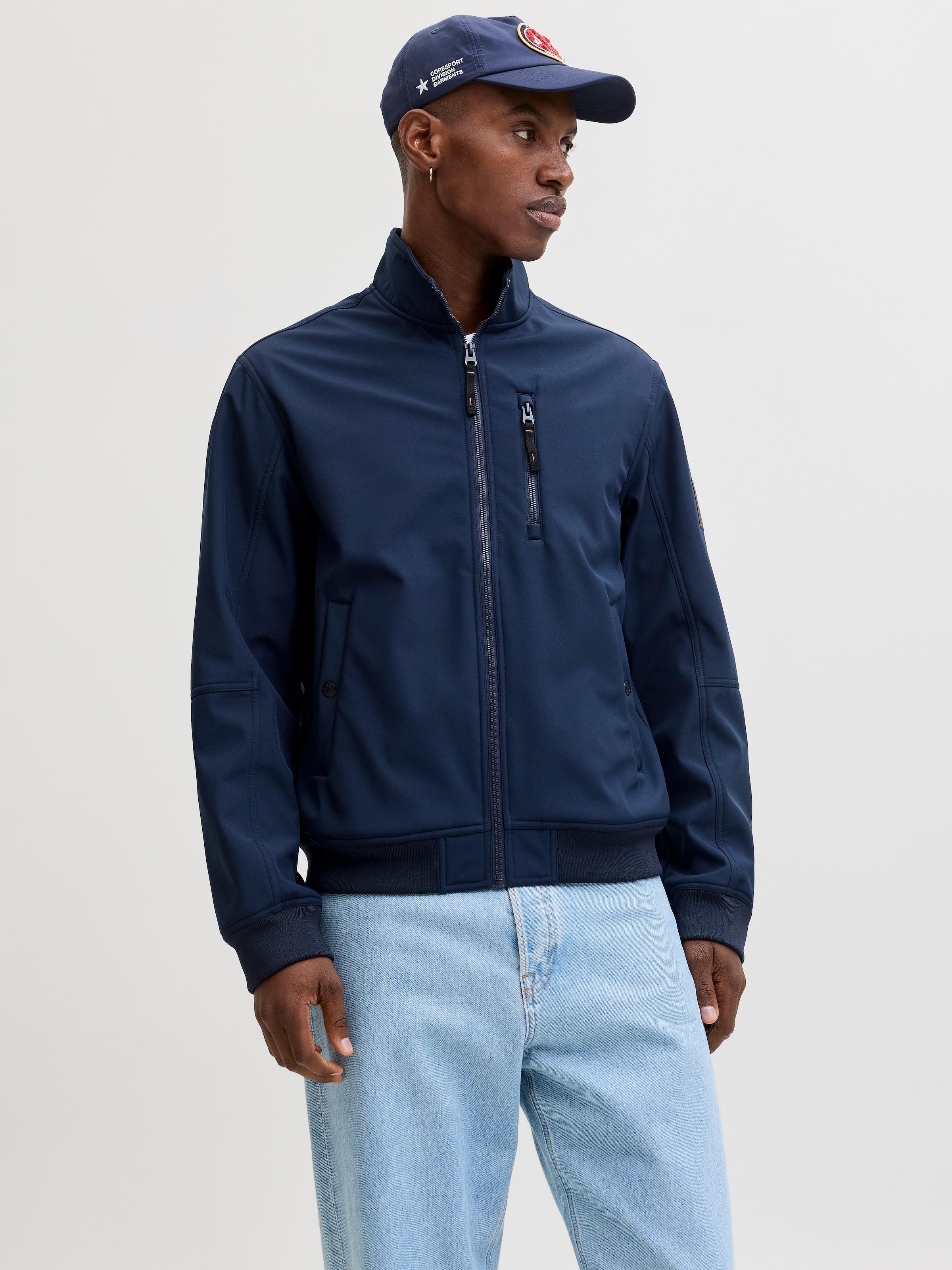 Jack & Jones Softshelljacke »JJEPARKER SOFTSHELL BOMBER SN« mit Brust-Reißverschluss