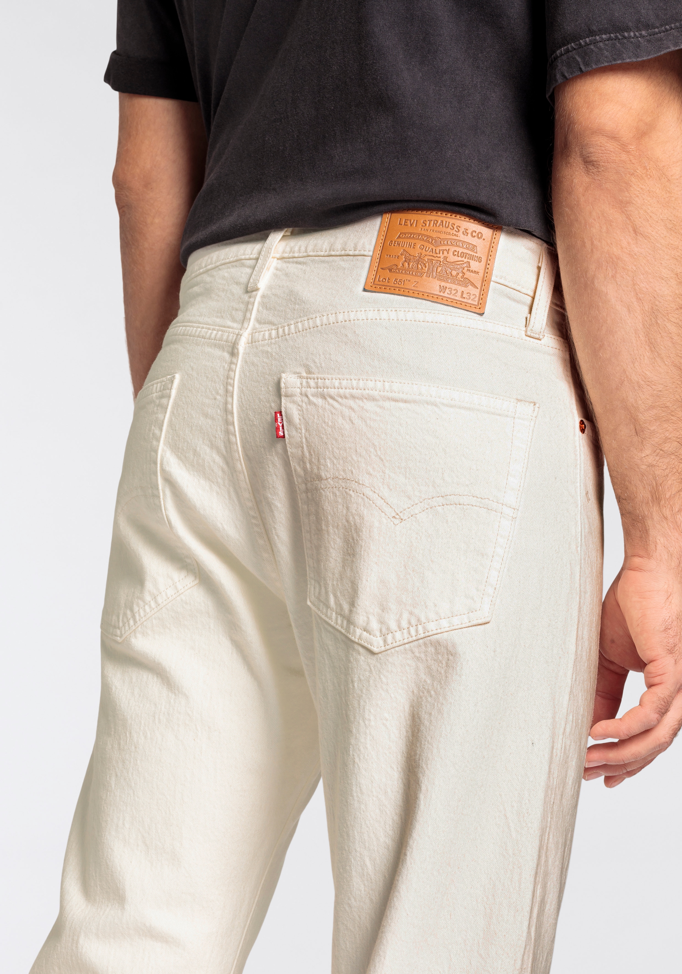 Levi's® Straight-Jeans »551Z AUTHENTIC«, mit Lederbadge