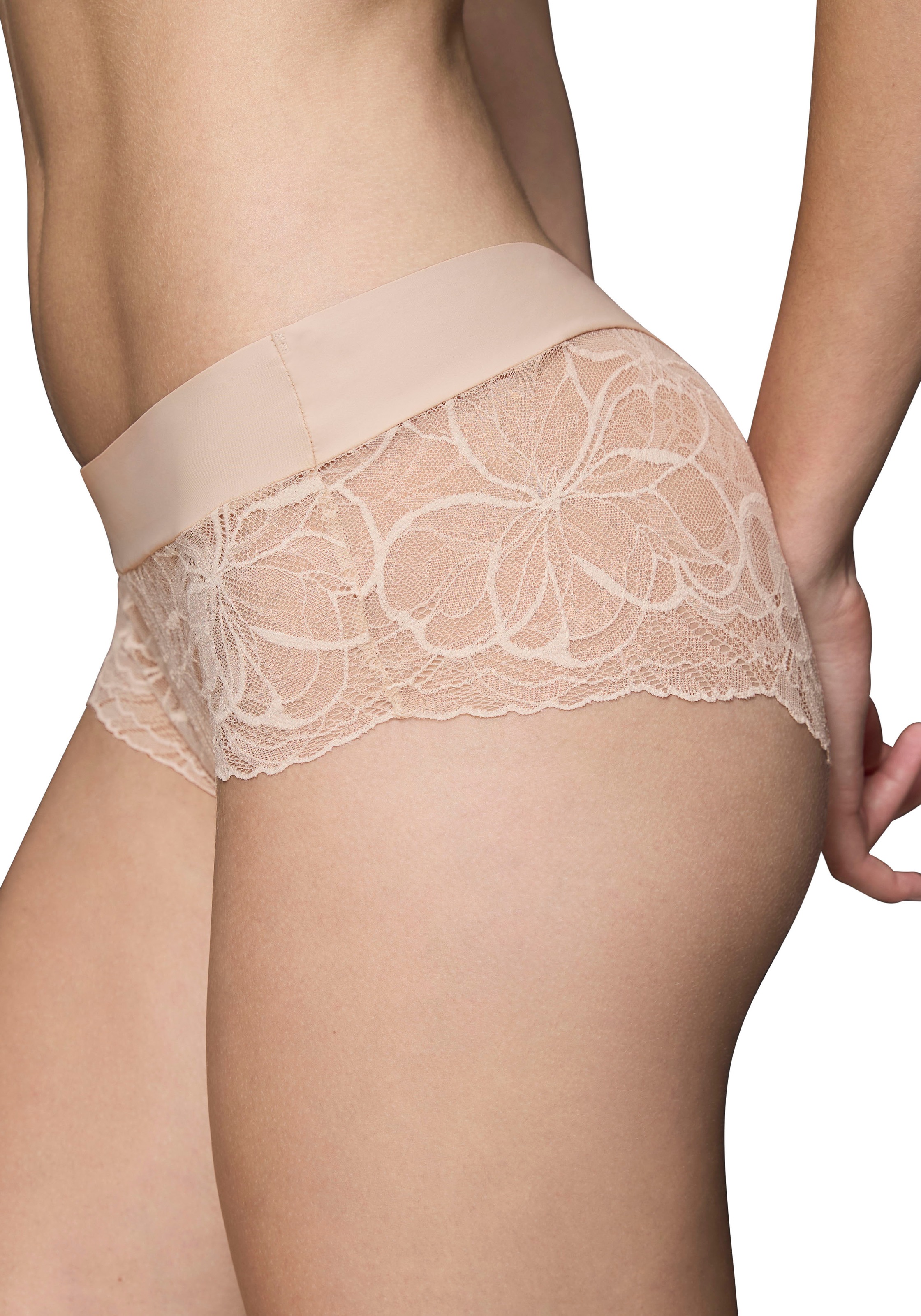 Triumph Panty »Body Make-Up Illusion Lace Shorty«, Strech-Spitze