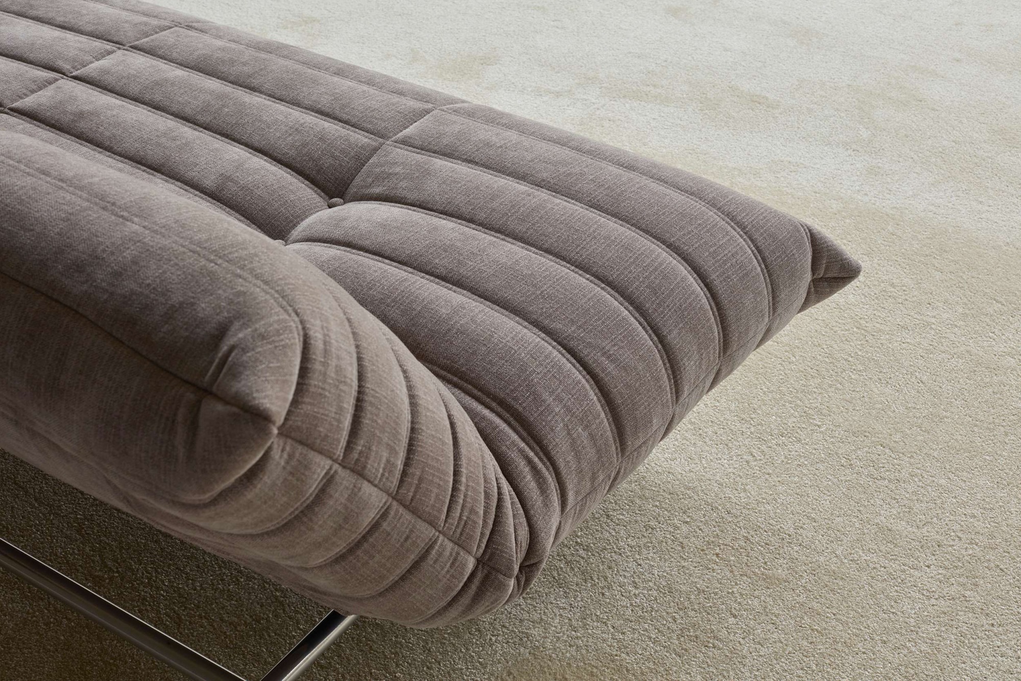 INNOVATION LIVING ™ Loungesofa »Loungesofa Mikunjo mit Schlaffunktion« Rückenlehne mit 3-stufiger Verstellung und integrierter Schlaffunktion