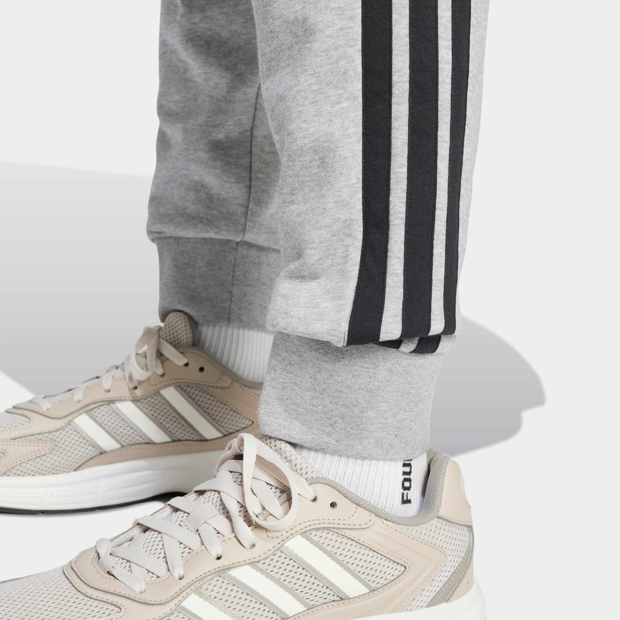 adidas Sportswear Sporthose »M 3S FT TC PT«, (1 tlg.), Jogginghose aus weichem French Terry Material