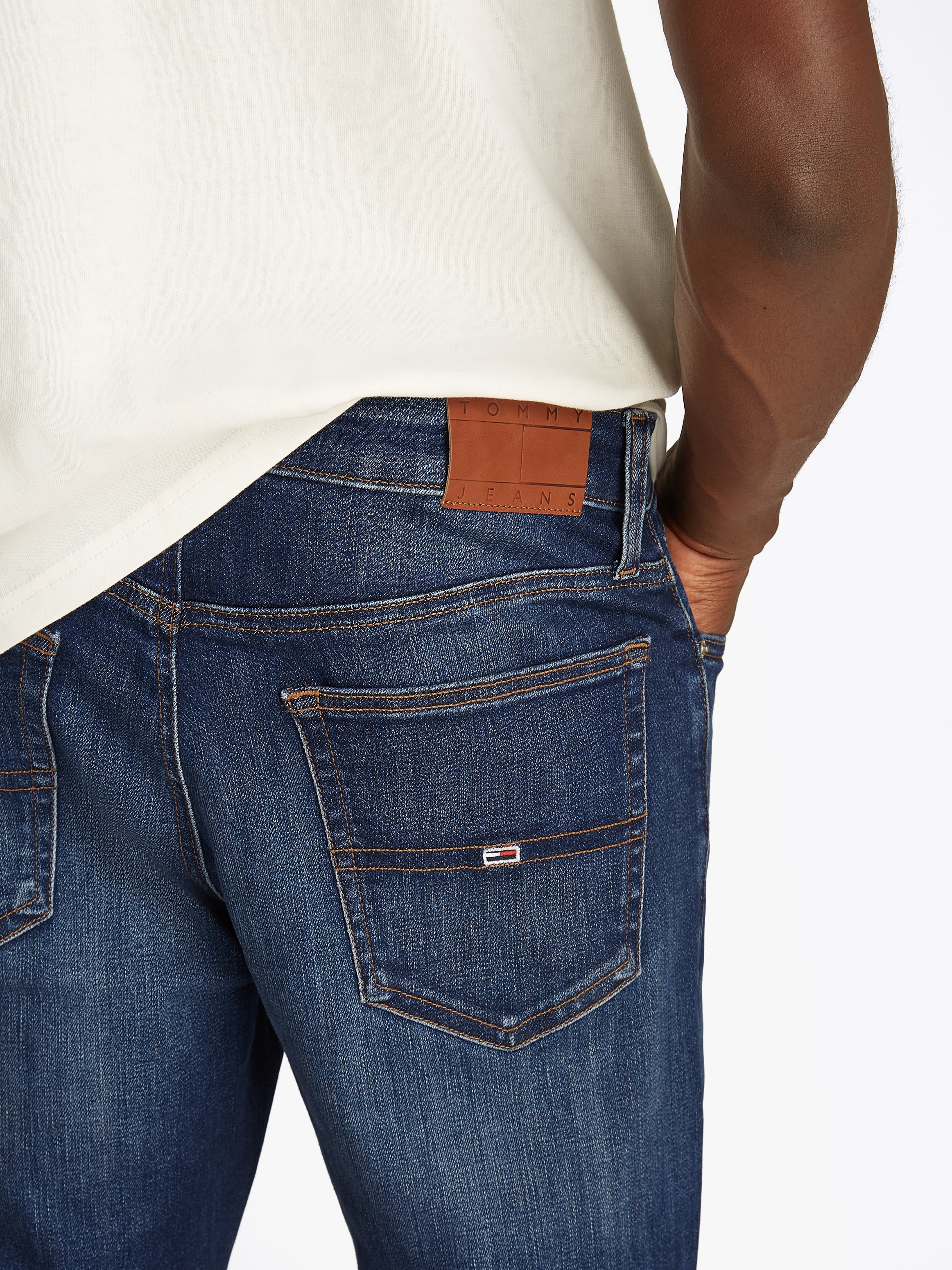 Tommy Jeans Bootcut-Jeans »Ryan Bootcut«, in blauer Waschung