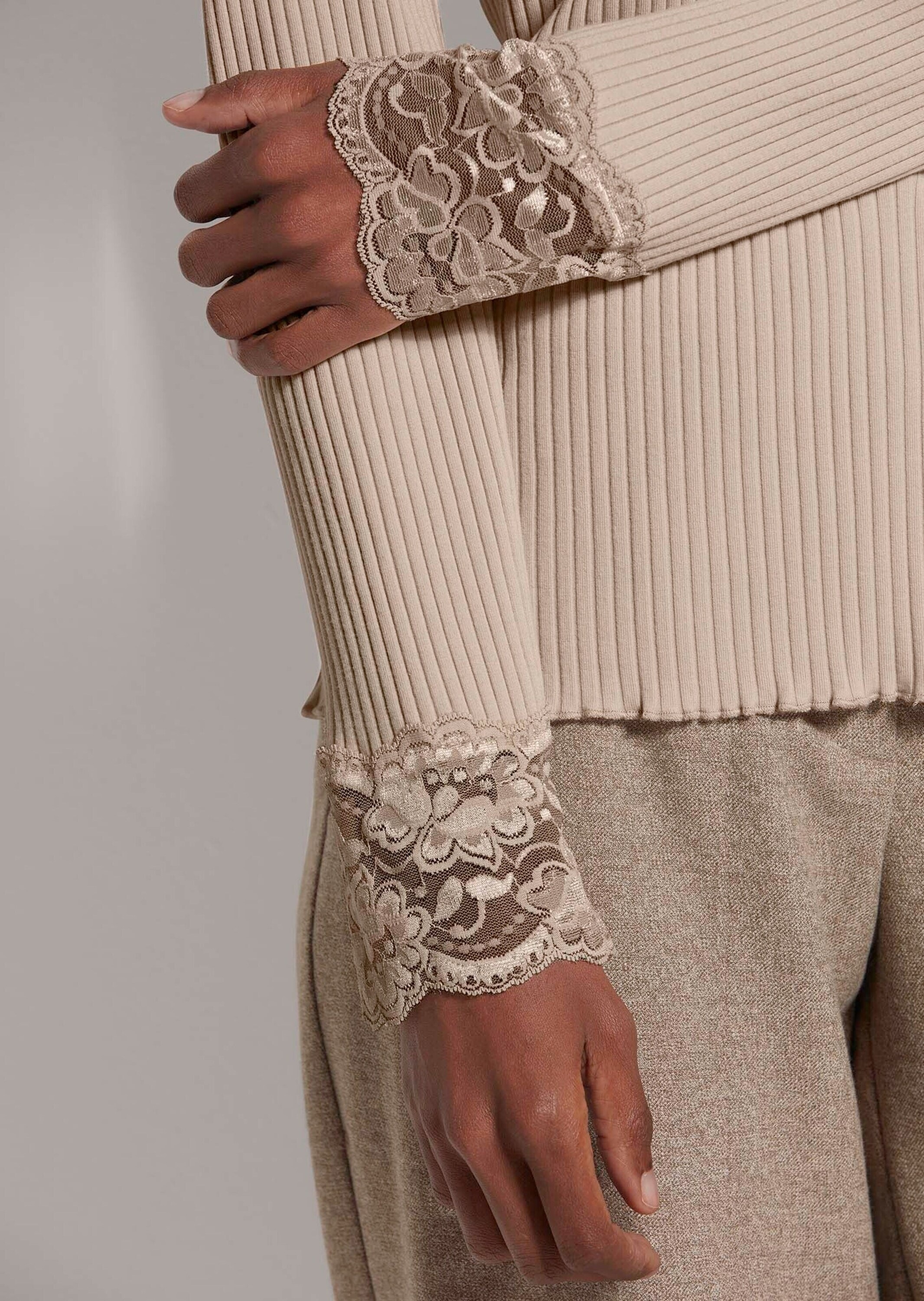 MADELEINE Langarmshirt »Shirt Rollkragen-Shirt mit Spitze«