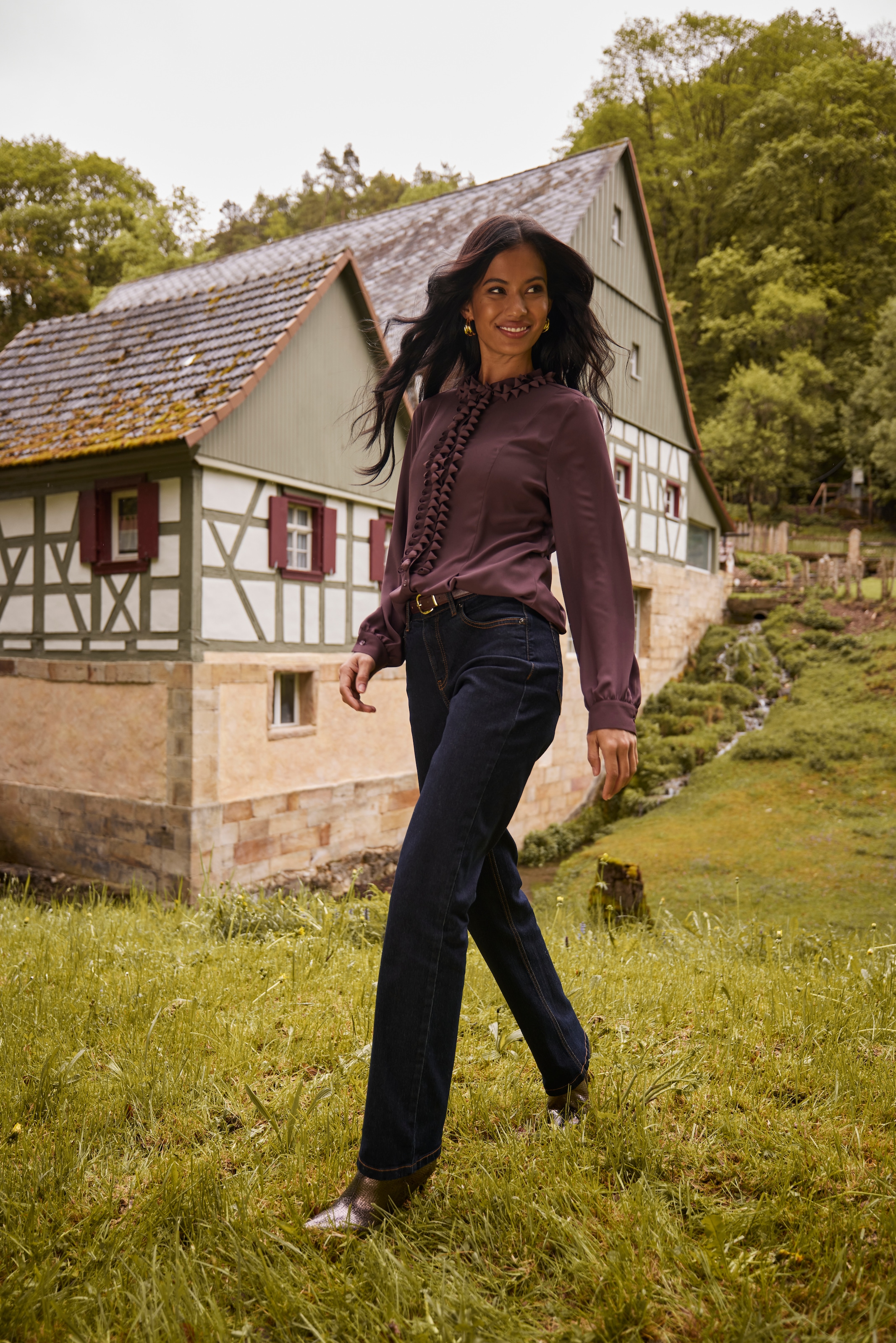 Aniston SELECTED 5-Pocket-Jeans in Straight-Form und dunkler, moderner Waschung - NEUE KOLLEKTION