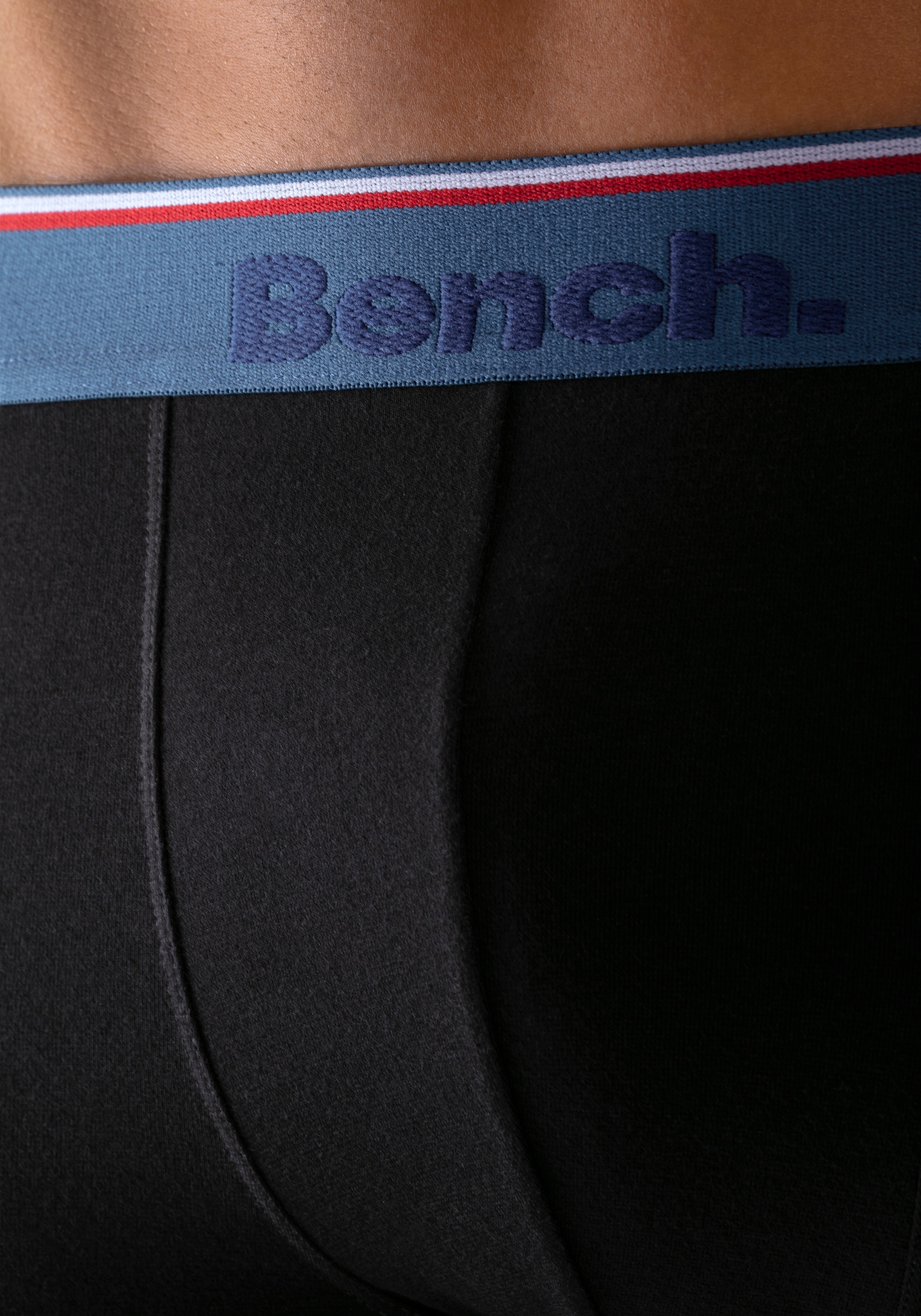 Bench. Langer Boxer, (Packung, 4 St.), mit schmalen Streifen im Logo-Webbund  online bestellen bei OTTO