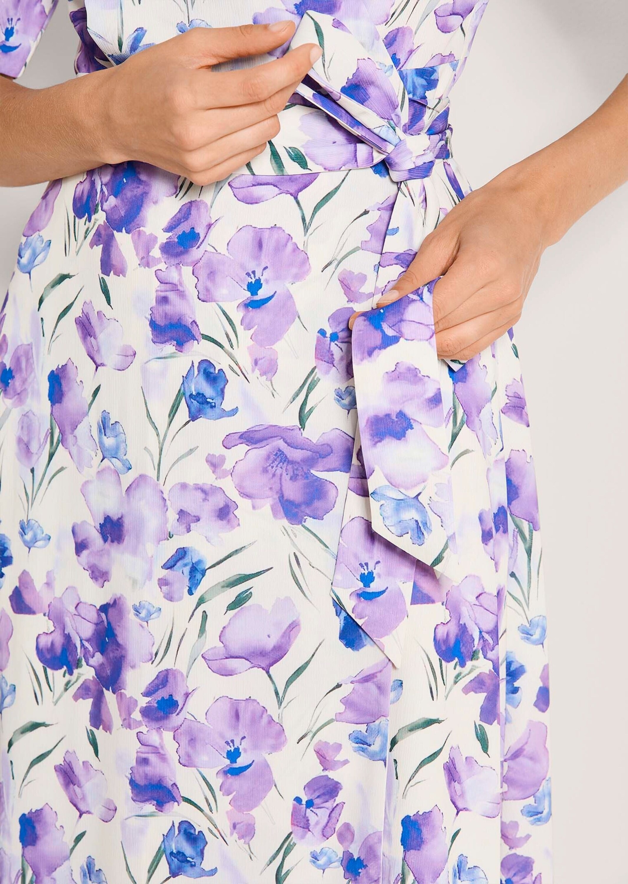 MADELEINE Midikleid »Wickelkleid Druckkleid mit floralem Print«