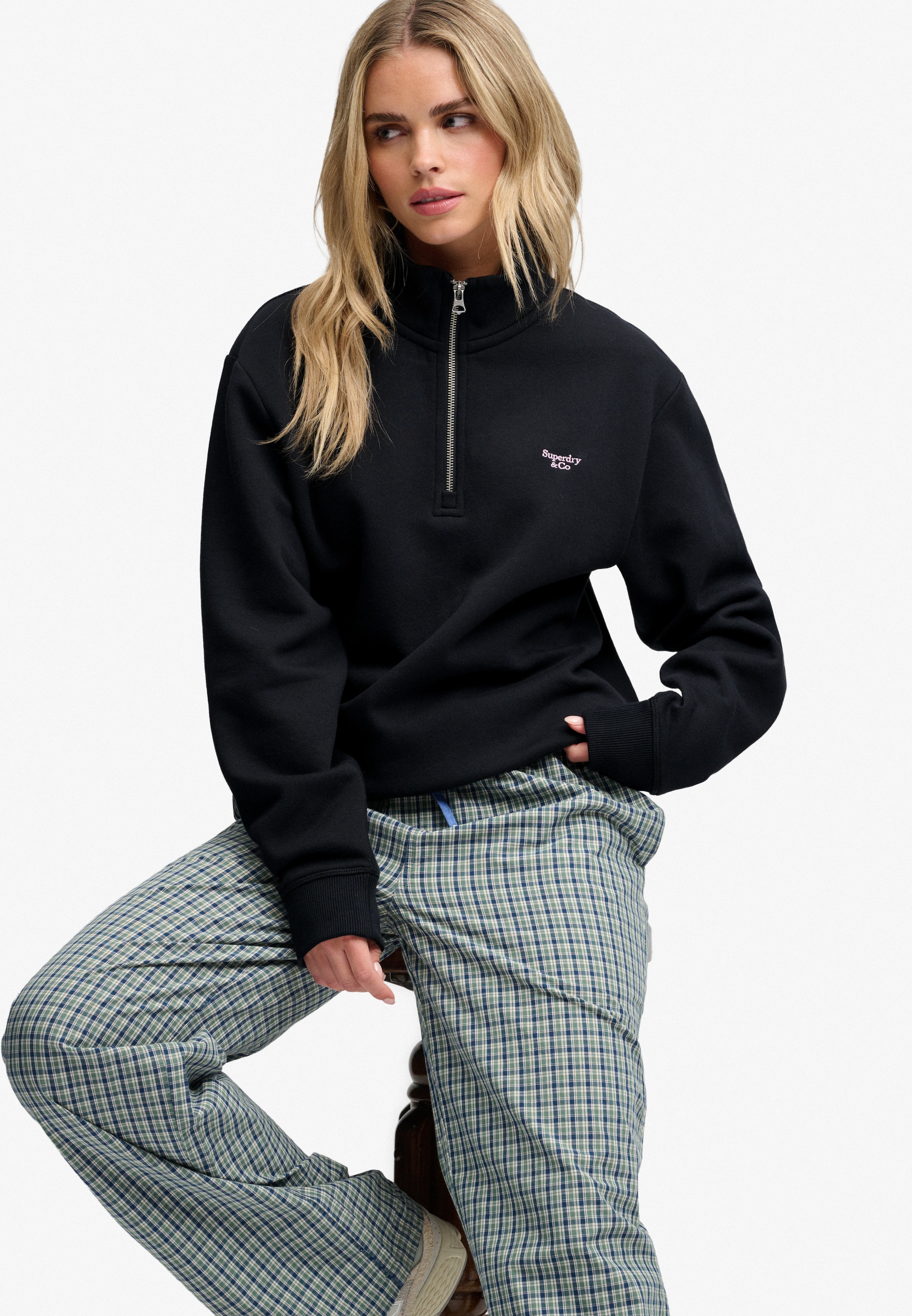 Superdry Sweatshirt »SIGNATURE EMB HALF ZIP«, mit Stehkragen, aus Baumwolle und Polyester, Loose Fit, unifarben

