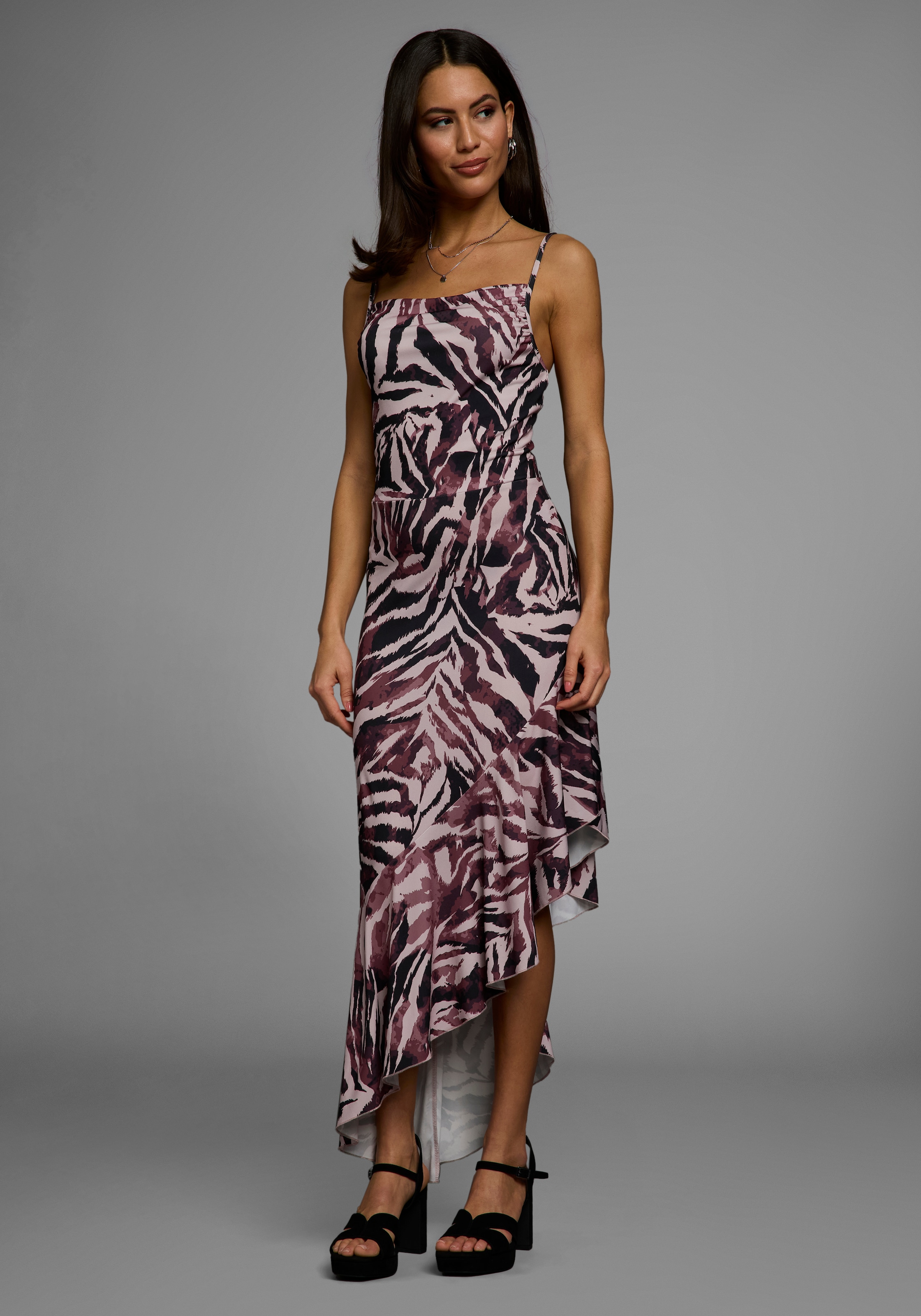 Laura Scott Sommerkleid, mit Spagetti-Trägern und diagonalem Saumabschluss - NEUE KOLLEKTION