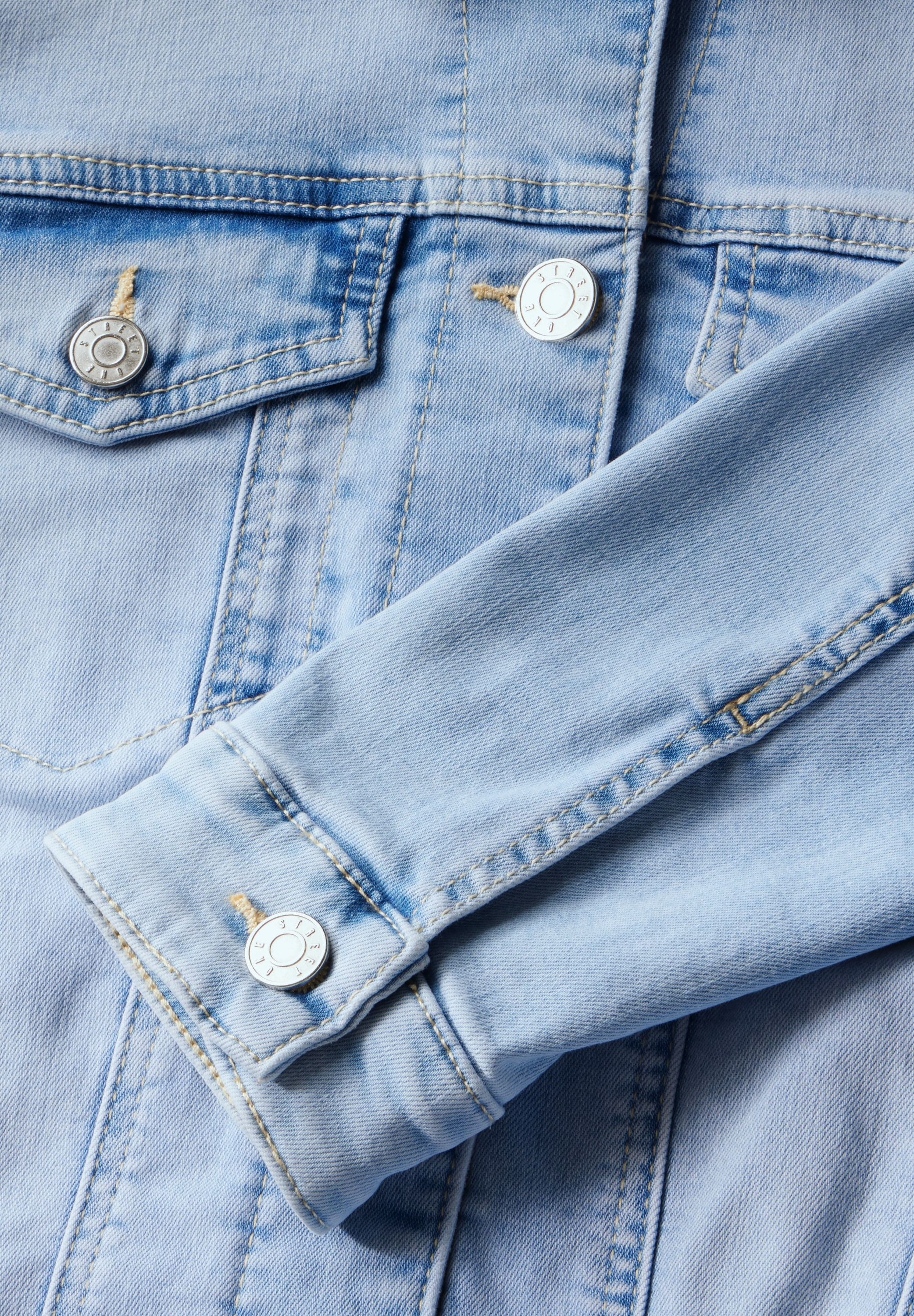 STREET ONE Jeansjacke, ohne Kapuze, im Bleached-Look und mit Knopfleiste